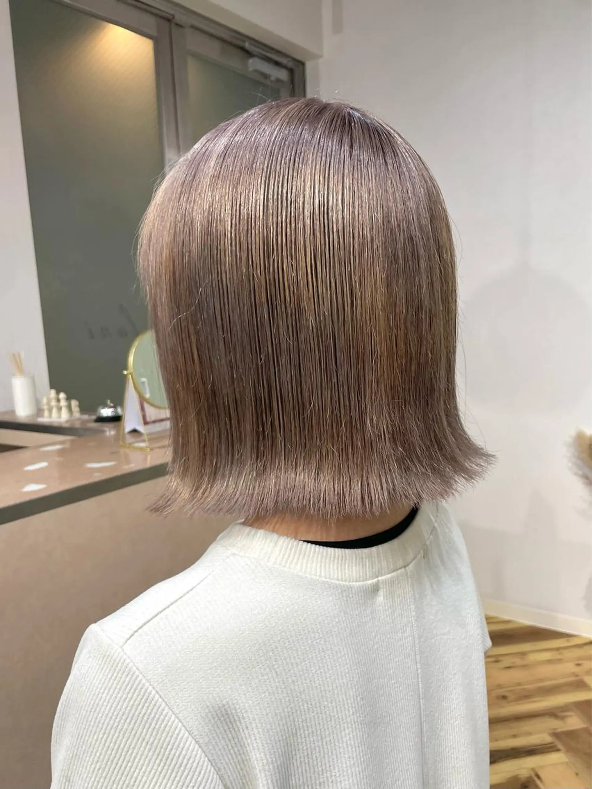 ミディアム カラー シルバー lani hair salon所属・SHOTO ハイトー ン/デザインカラーのヘアスタイル