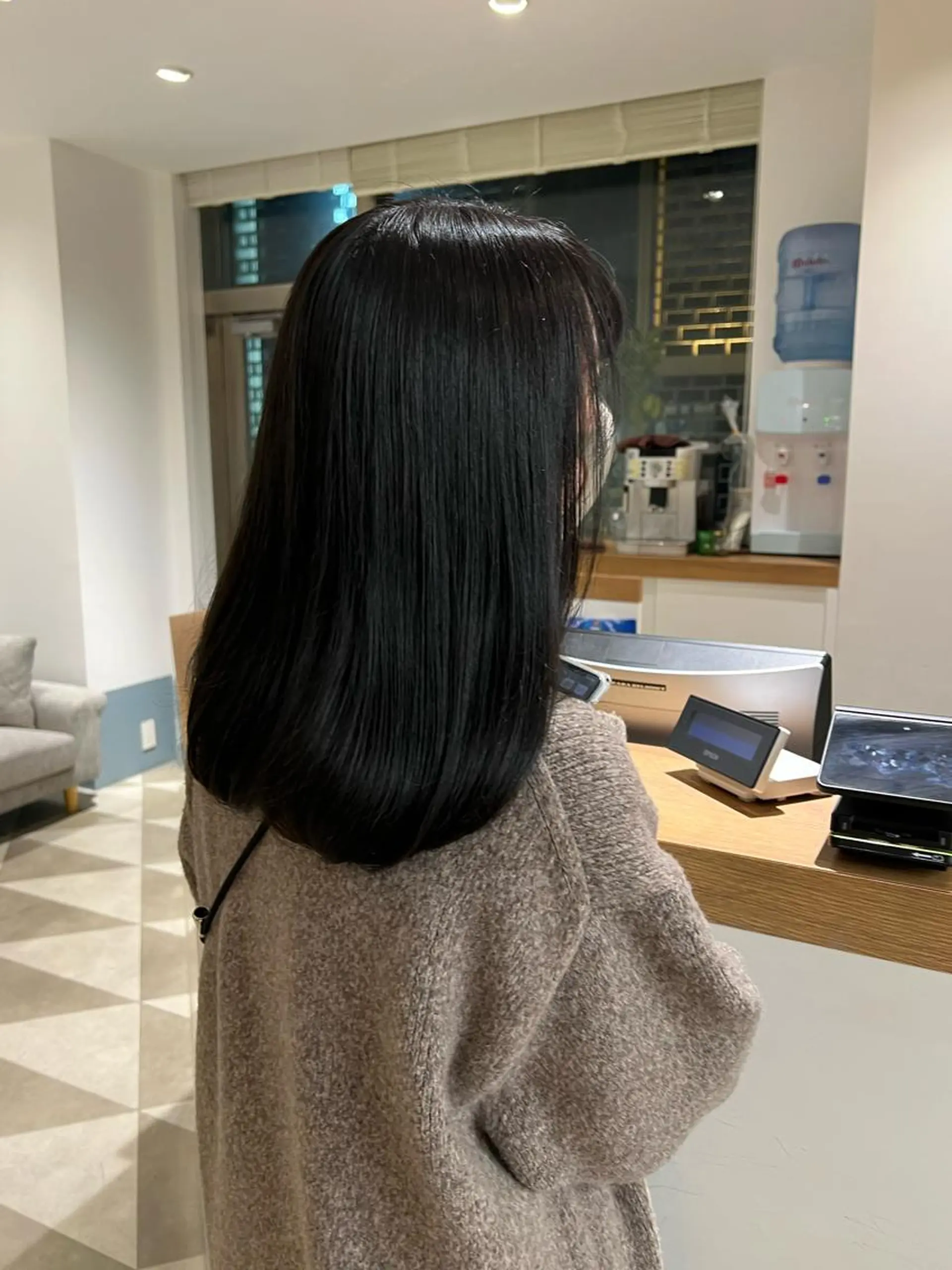 セミロング L'EANE THE TOKYO所属・カット無料｜ 青山 ｜髪質改善のヘアスタイル