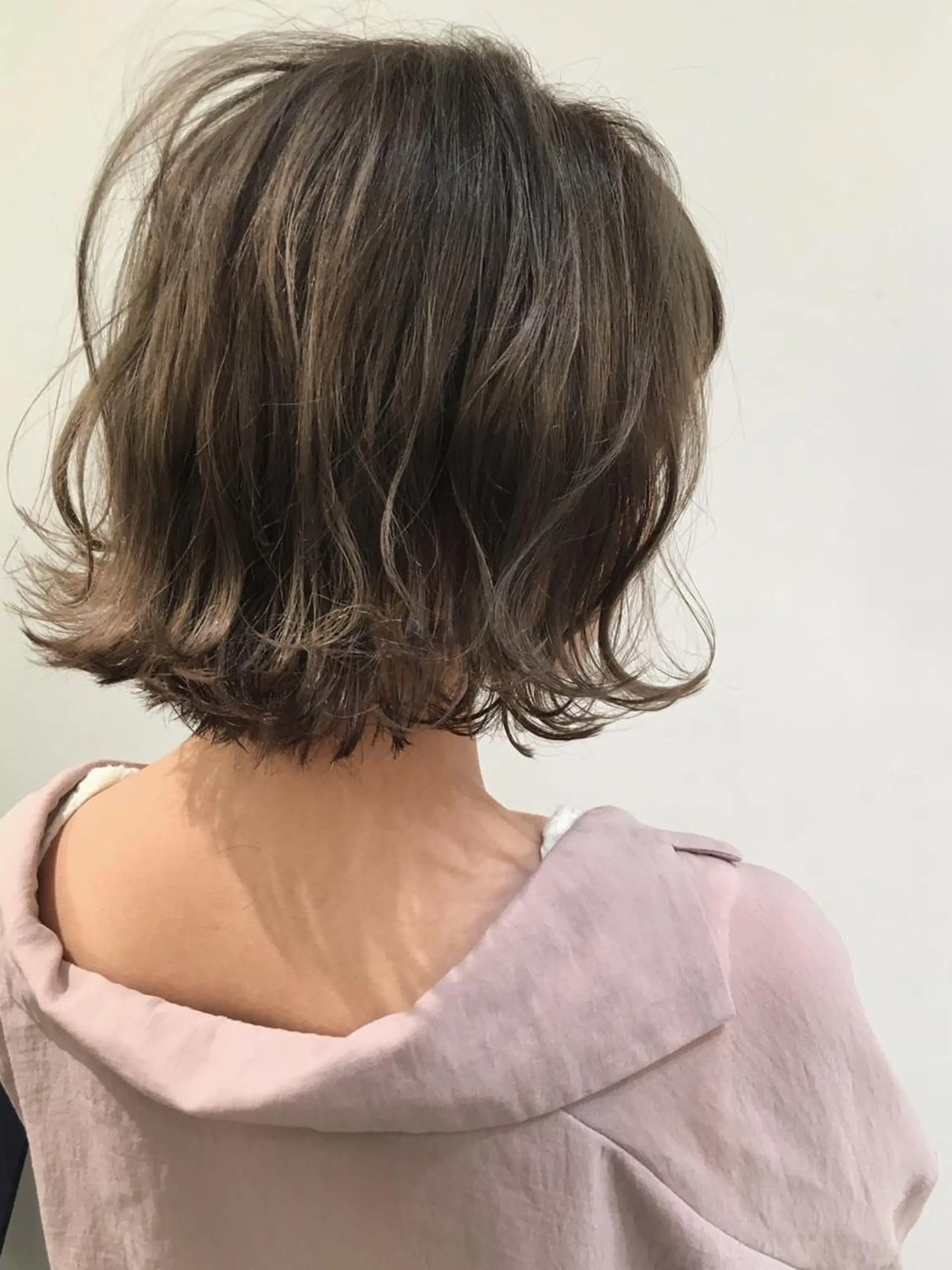 ミディアム カラー イルミナカラー due hair 京都駅前店 MILBON オージュア認定サロン【デューヘアー】所属・ハイトーンブリーチ 土坂　由志【京都】のヘアスタイル