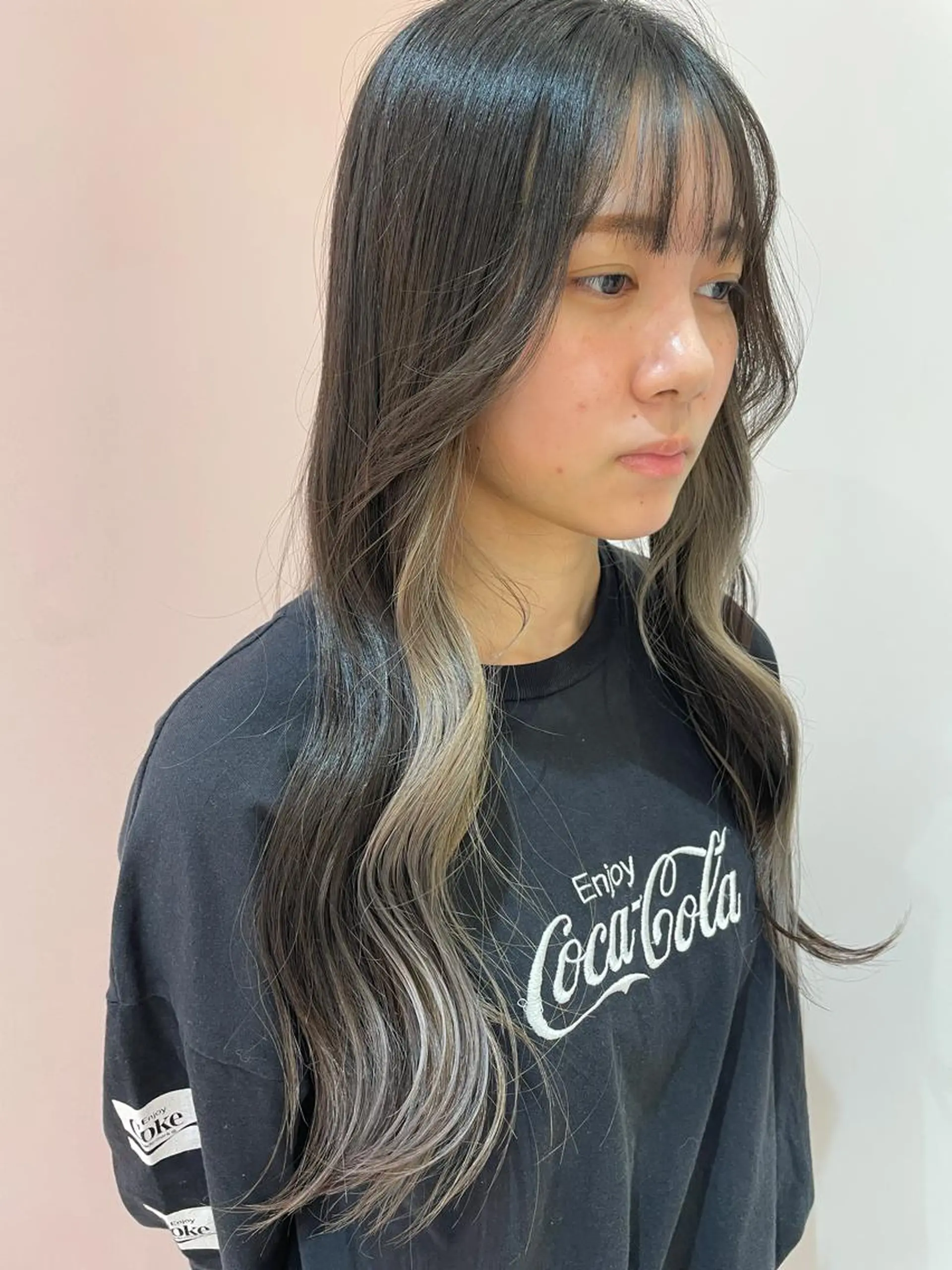 ロング カラー ベージュカラー ホワイトベージュ ヘアカラー レイヤーカット/ ハイトーンchimiのヘアスタイル