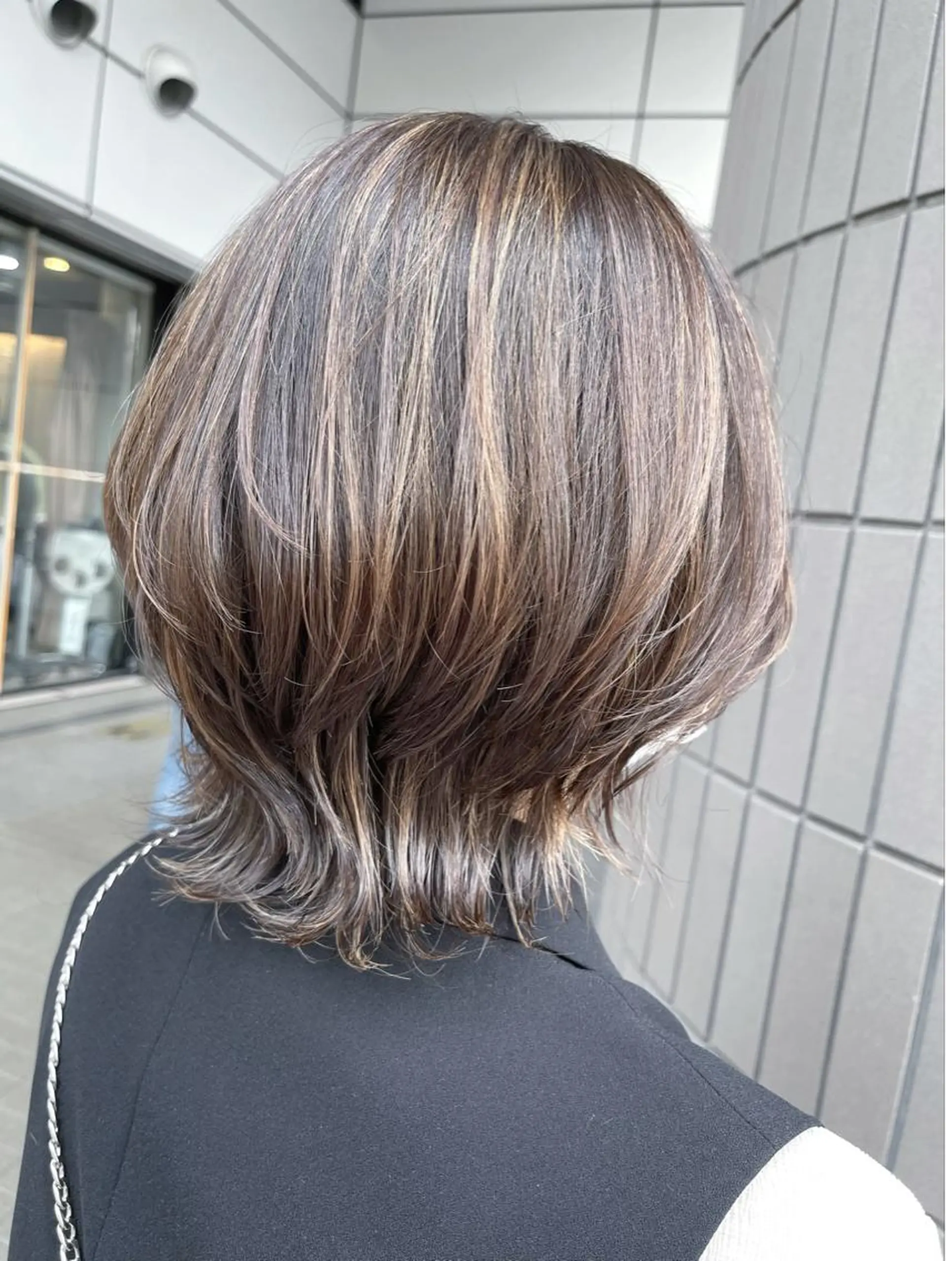 ミディアム カラー グレージュ ハイライトカラー ハイライト 韓国風ヘア ウルフカット ヘアカラー トリートメント Zina天王寺 CHIAKIのヘアスタイル