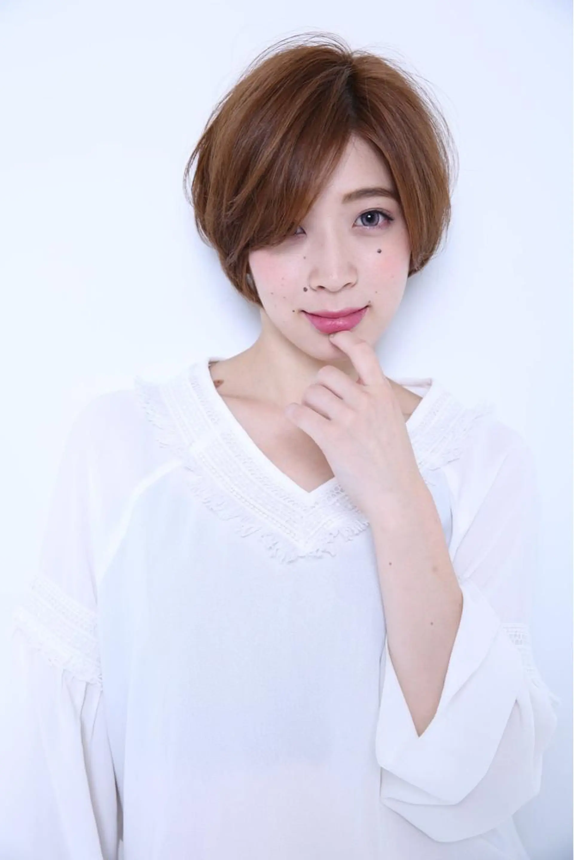 ショート ブリーチなしダブル/ レイヤーカット 小棹のヘアスタイル