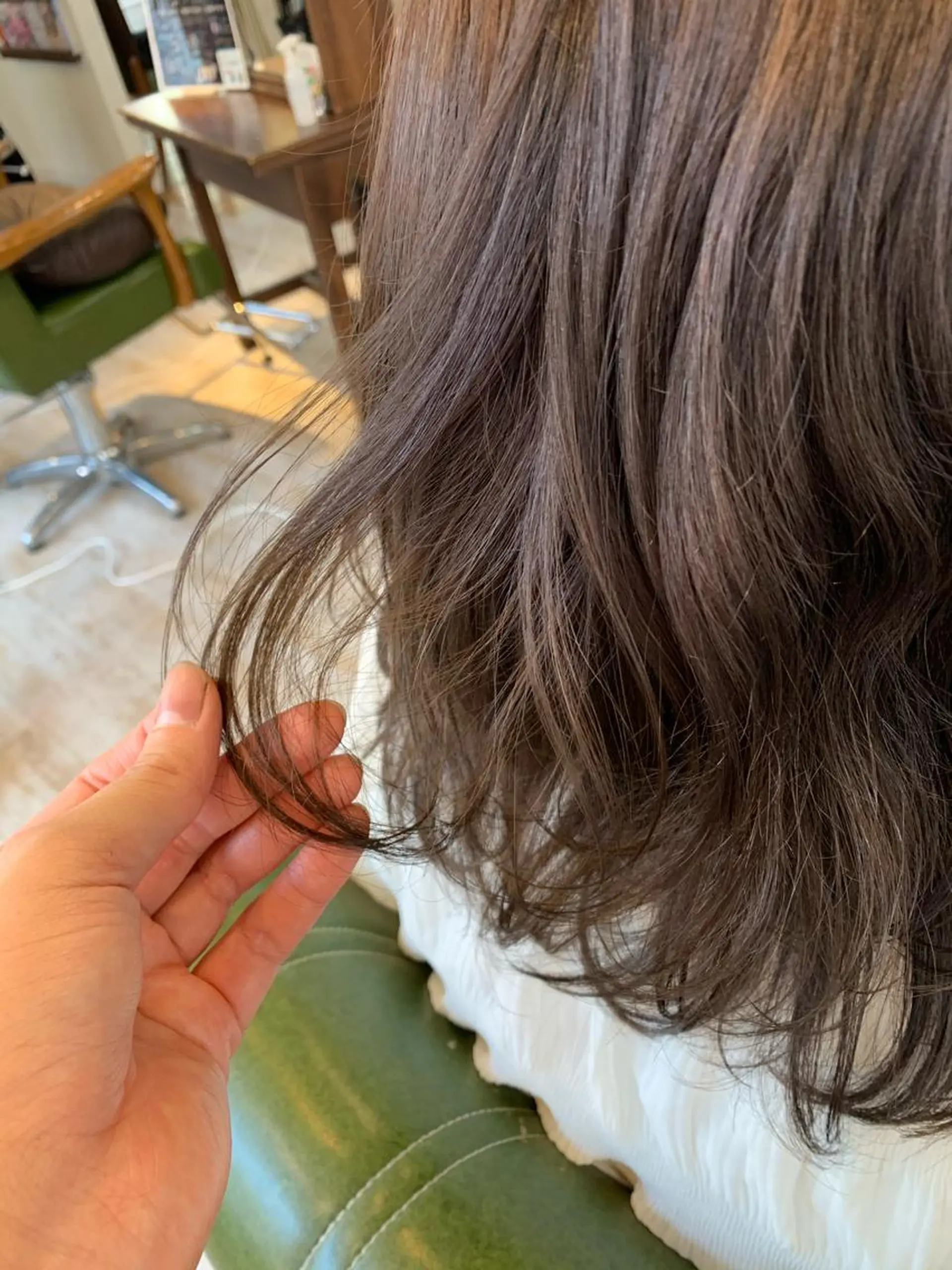 ミディアム カラー アッシュ ベージュカラー 透明感カラー 韓国風ヘア オルチャンヘア カット ヘアカラー トリートメント 藤間 帆乃夏（とうまほのかのヘアスタイル