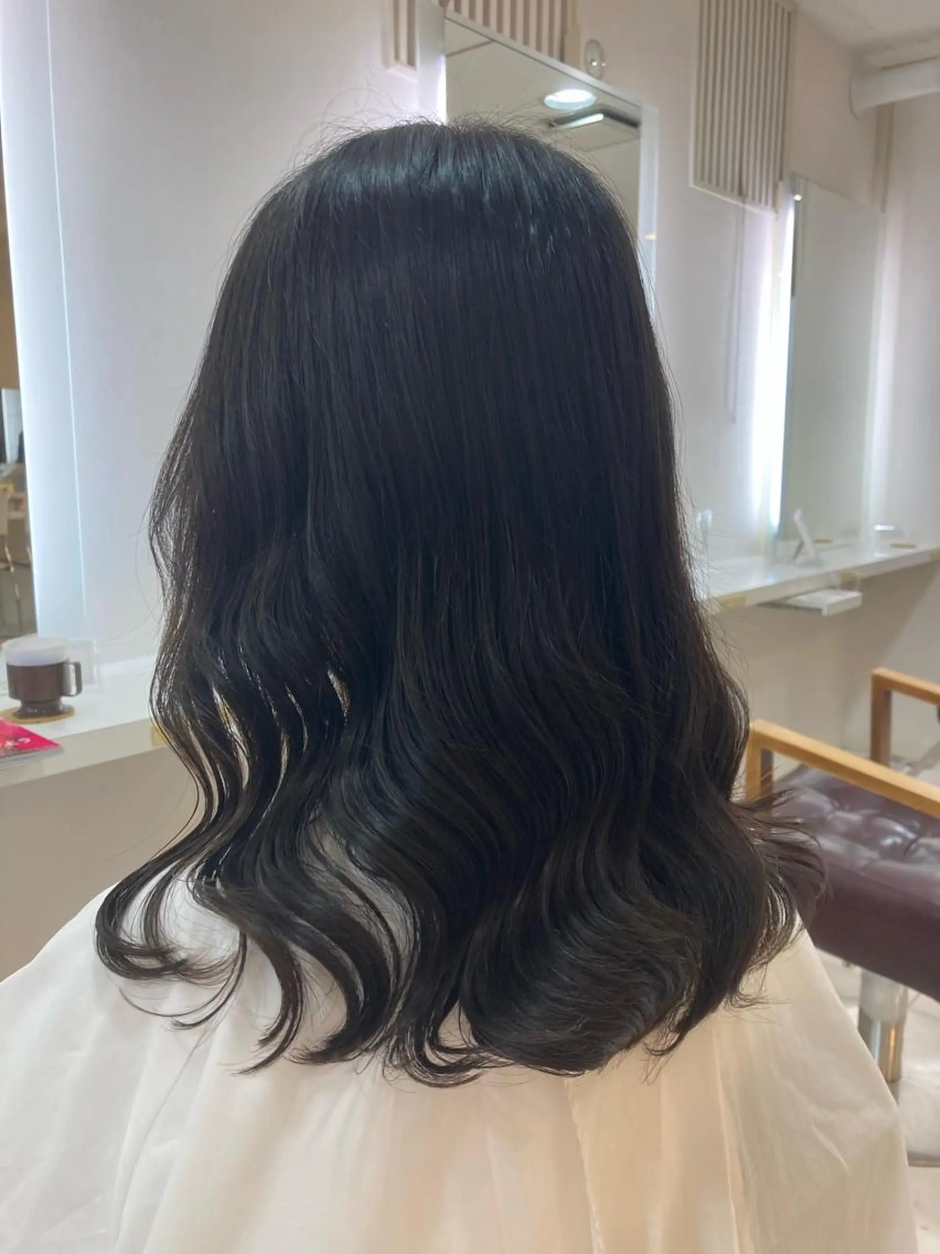 セミロング ヘアセット ヘアー・クロマチックノート所属・杣澤 詩乃のヘアスタイル