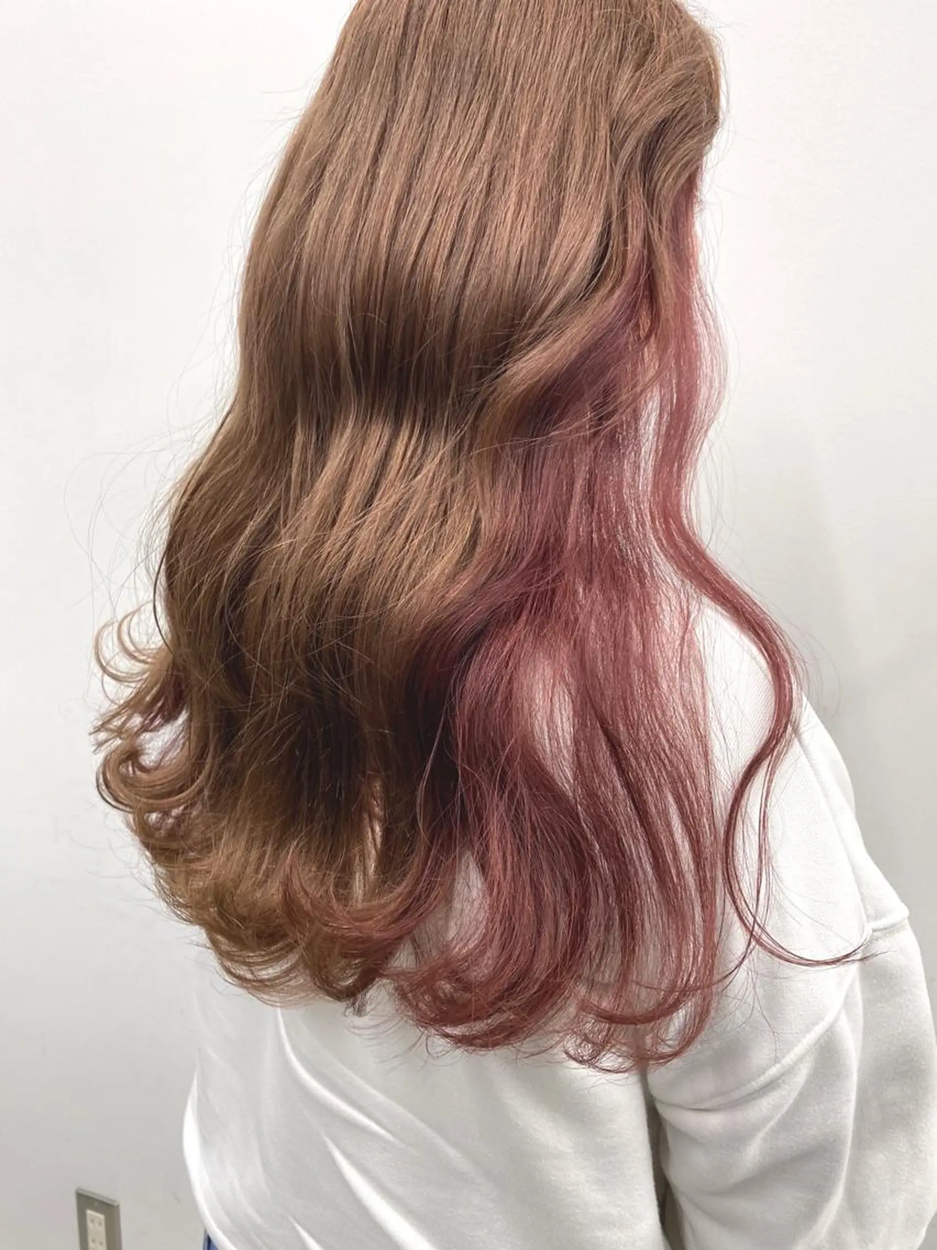 ミディアム カラー インナーカラー ラベンダーカラー オレンジ ピンクカラー 韓国風ヘア momo所属・メンズヘアメイク 🩵Mayuki🩵のヘアスタイル