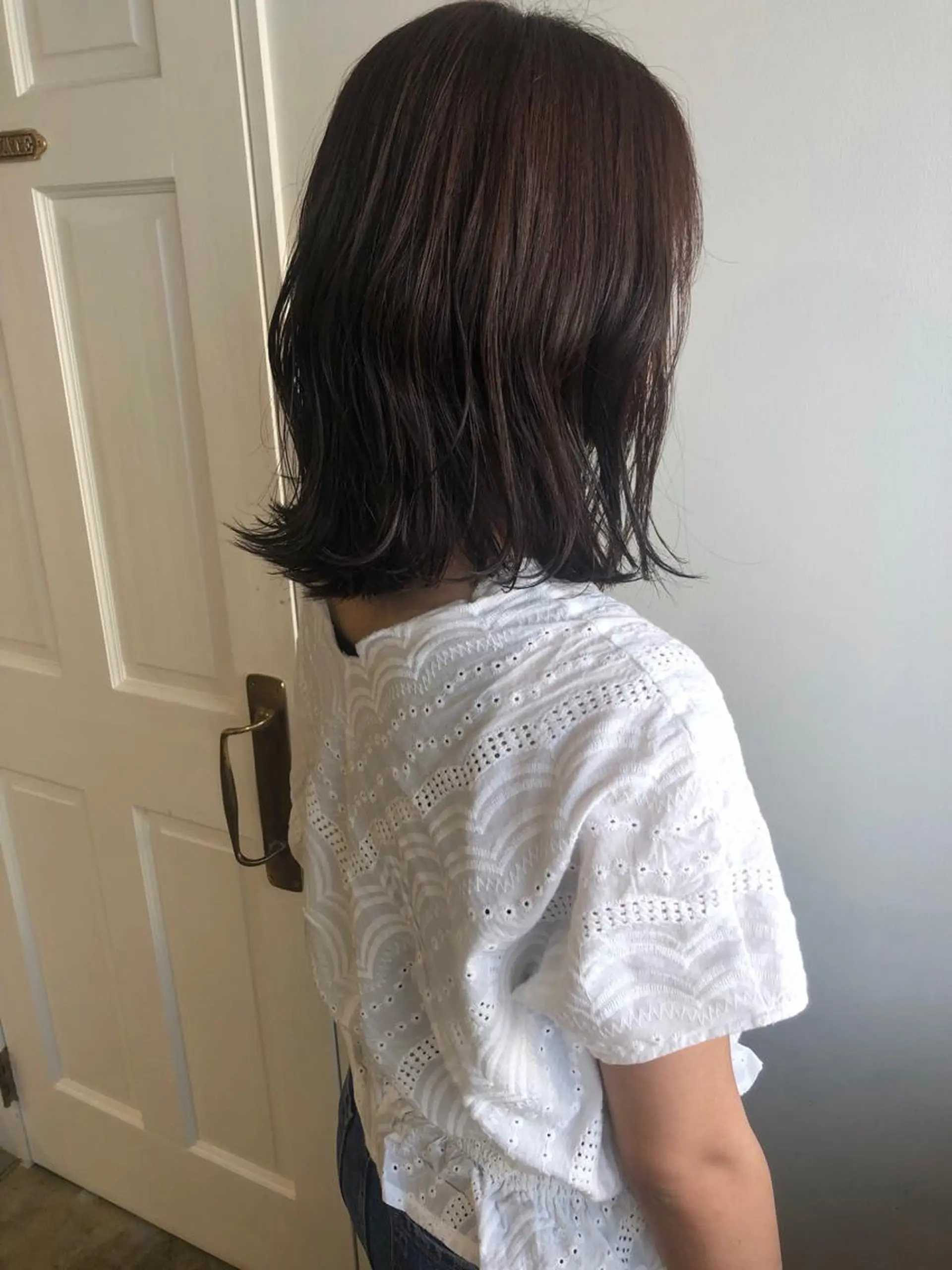 ミディアム カラー MIOベージュカラー 柔らかいカラーのヘアスタイル