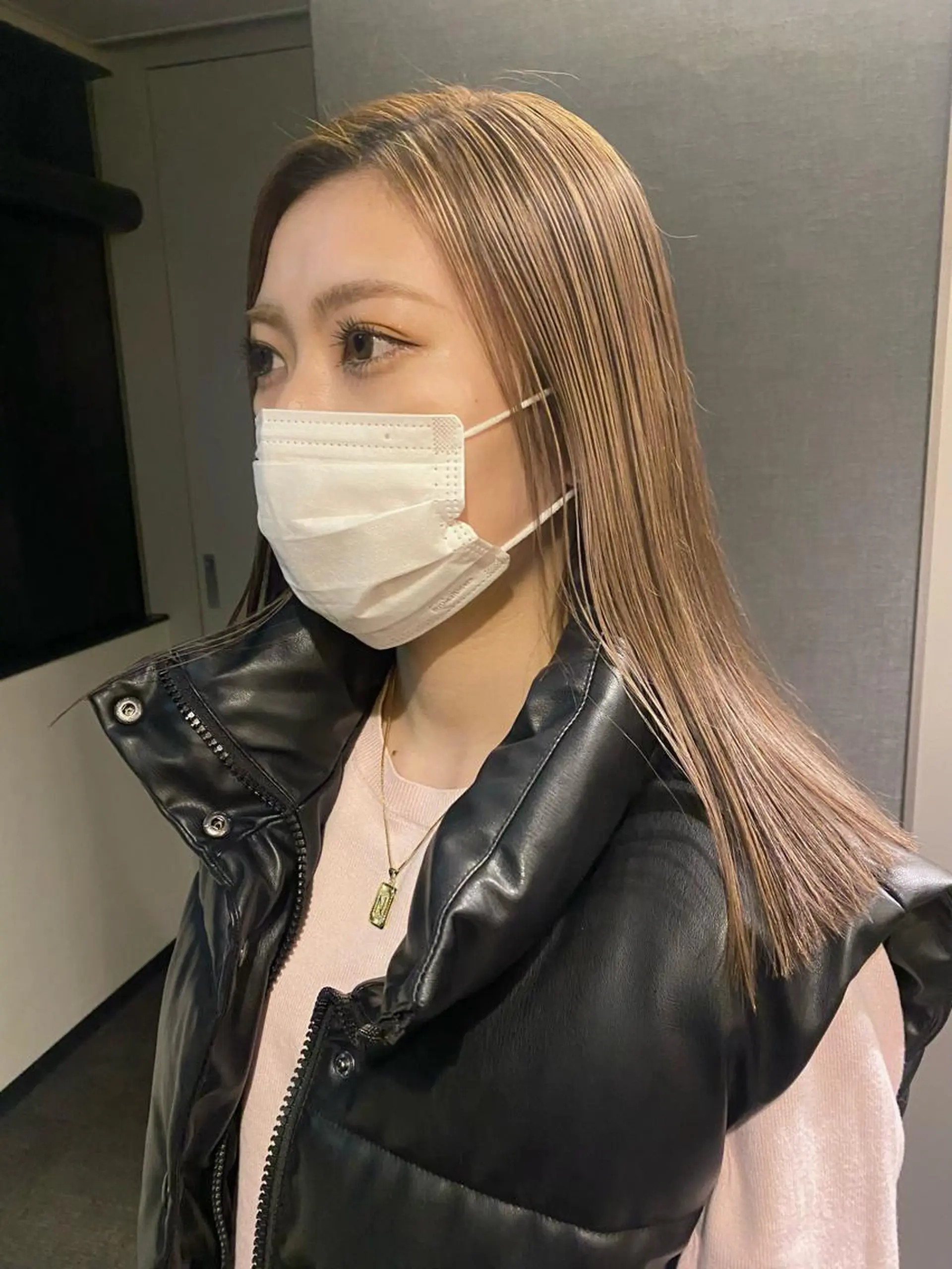 セミロング 髪と音処　マトぺ所属・デザインカラー/ボブ ブリーチカラー/ユリのヘアスタイル