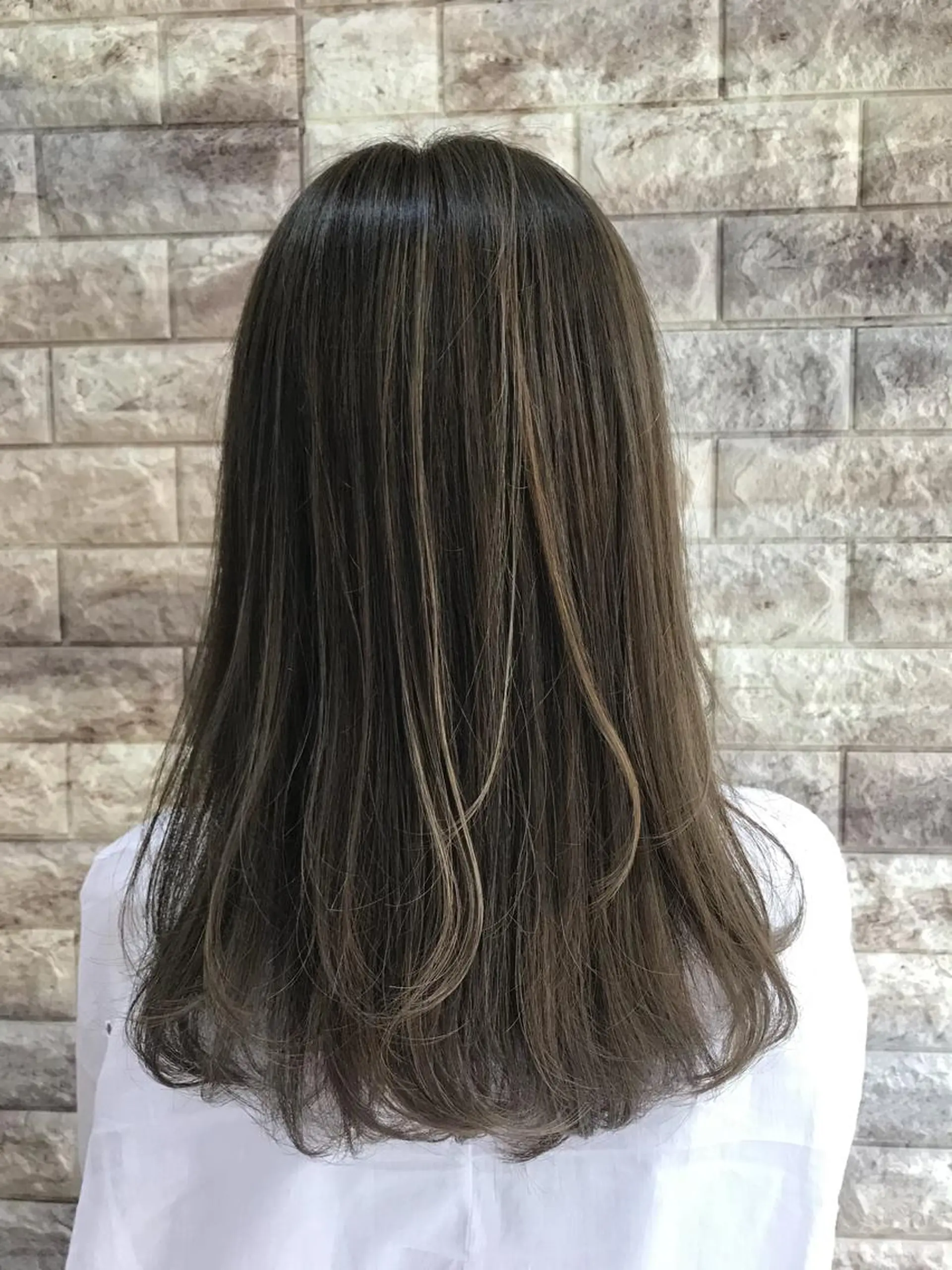 ミディアム カラー アッシュ ブリーチ ハイライトカラー ハイライト FUKO Hip's eyesのマツエク・マツパデザイン