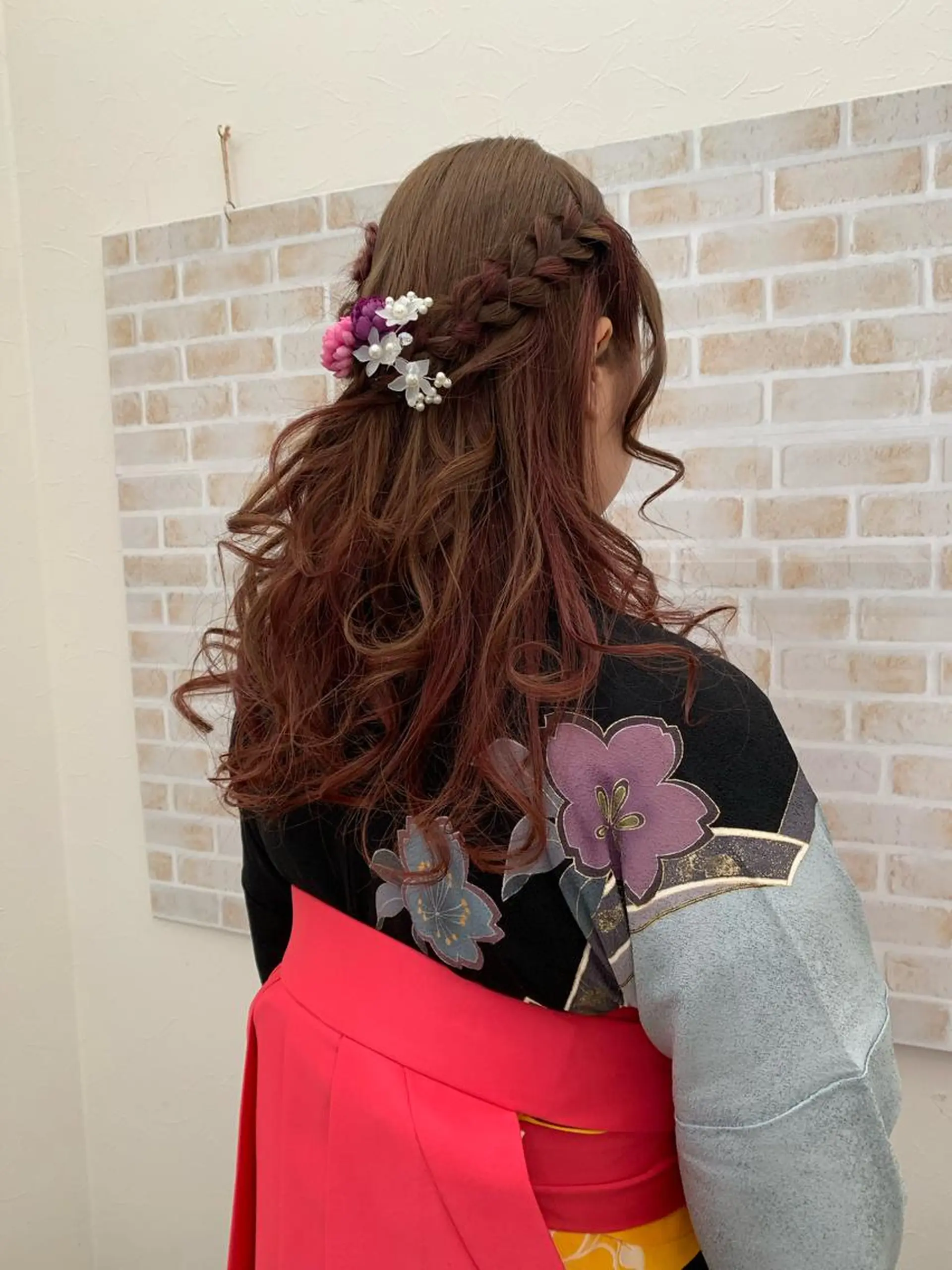 ロング カラー ヘアアレンジ ピンクカラー 卒業式のヘアスタイル 久保 めぐみのヘアスタイル