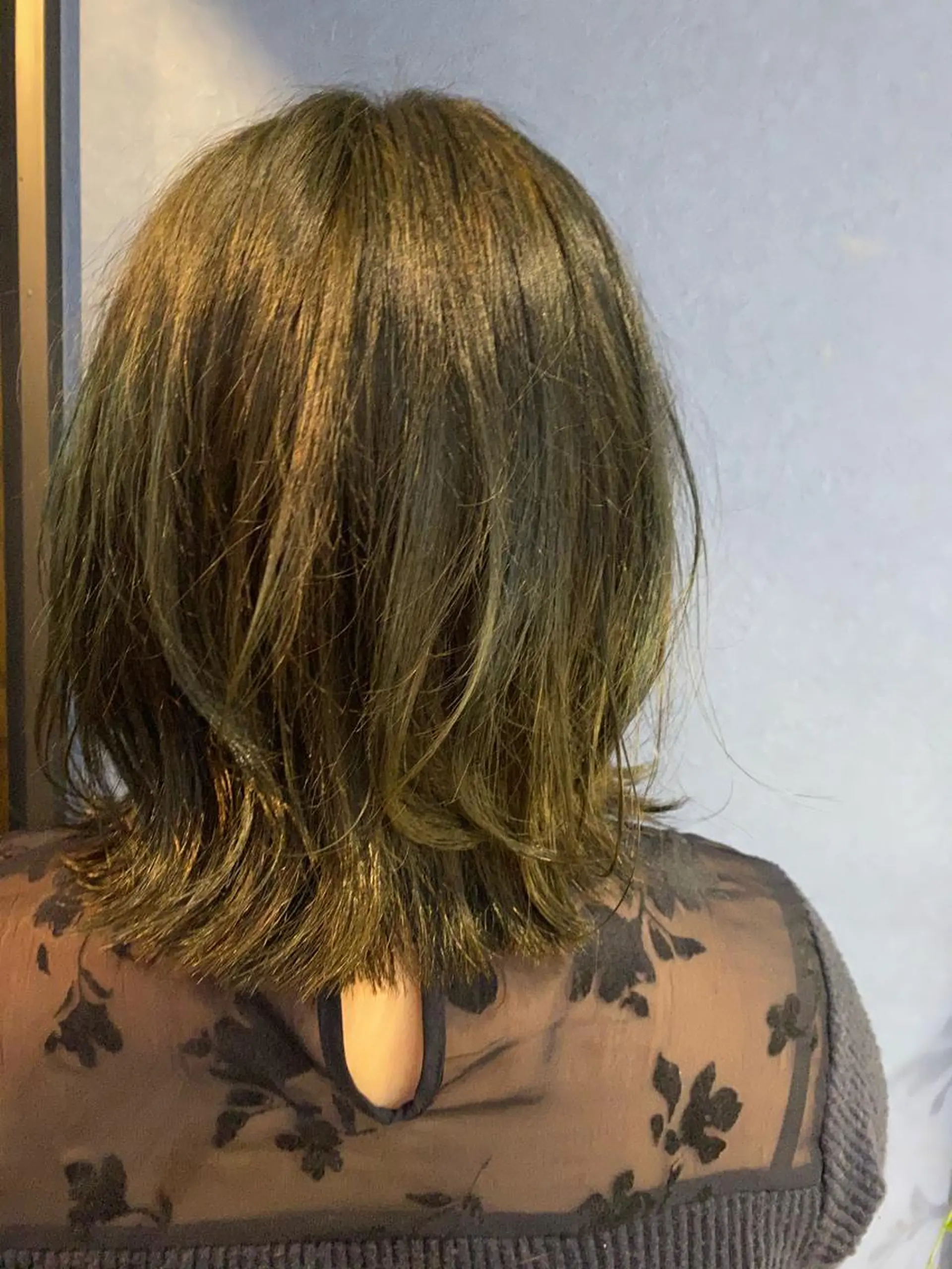 ミディアム 大内 郁のヘアスタイル