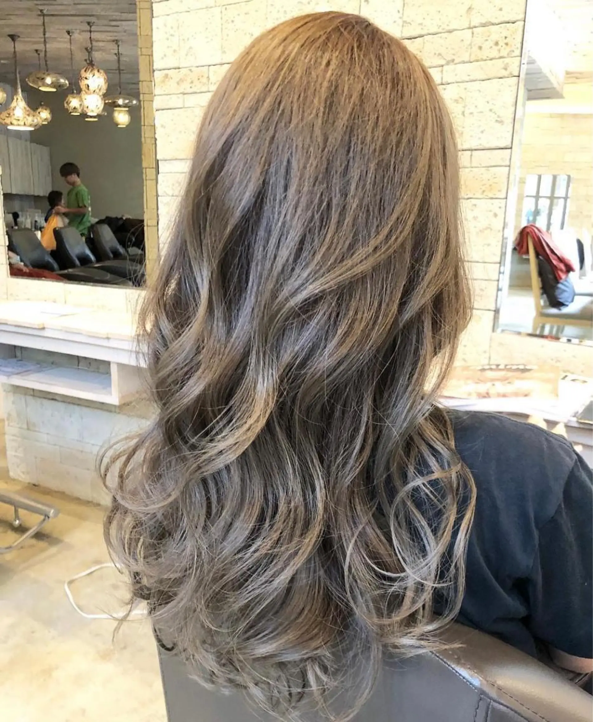 ロング ハイライト 小塚 和眞のヘアスタイル