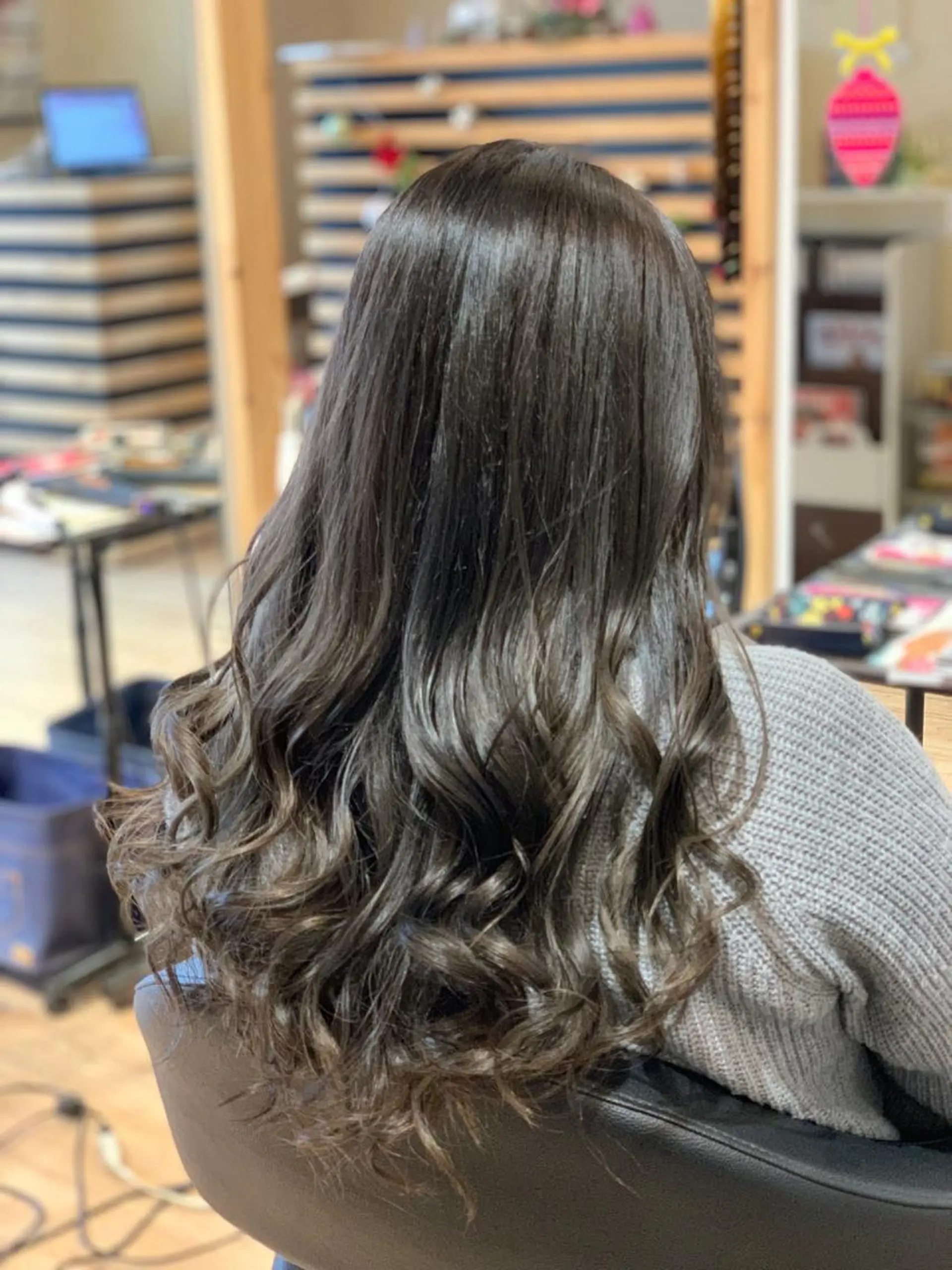 ロング カラー 関口 友行のヘアスタイル