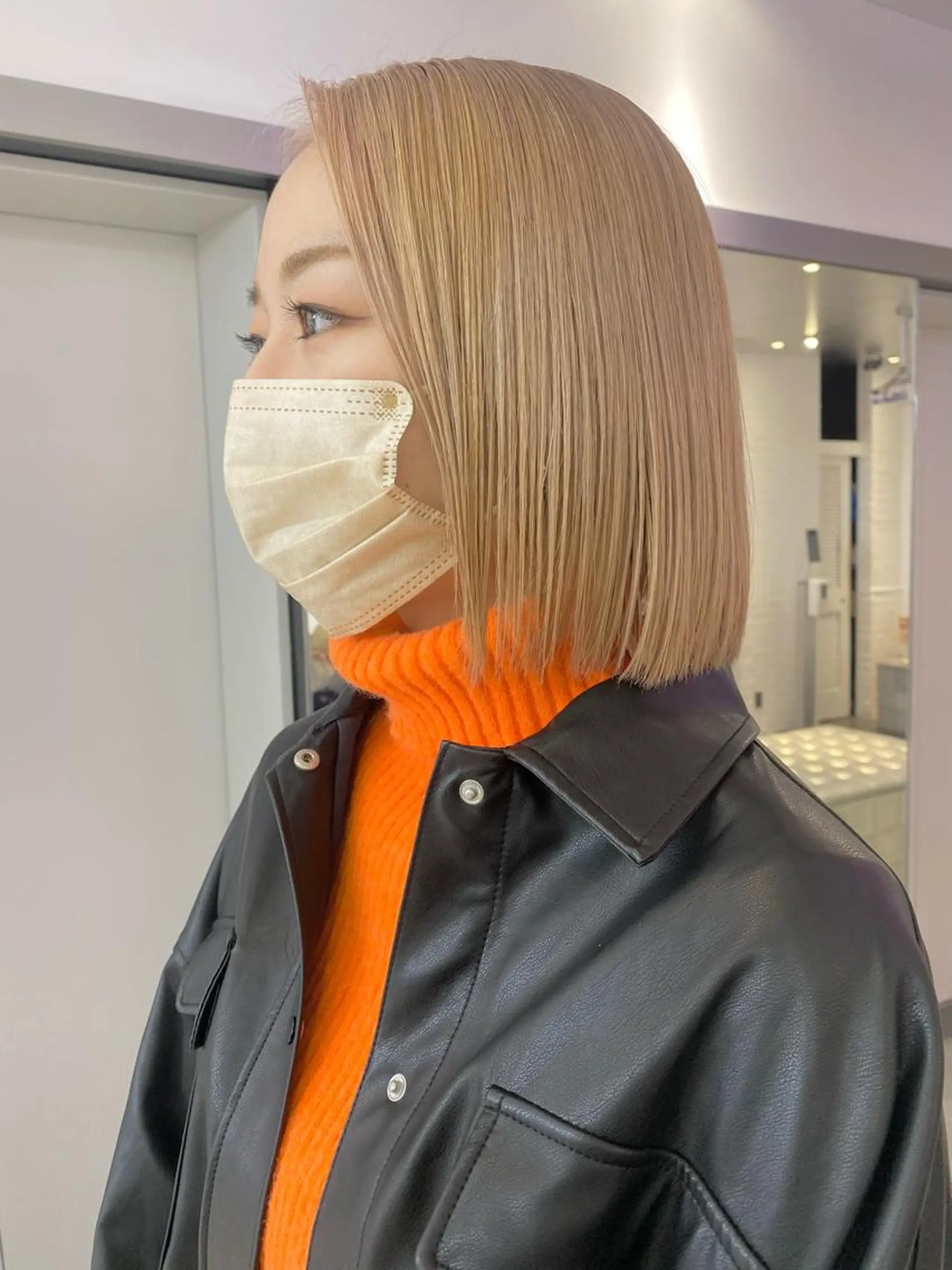 ロング カラー ヘアアレンジ ベージュカラー 抜きっぱなしブロンド ブロンド ミルクティーベージュ ホワイトベージュ カット ヘアカラー 🎨ハイトーン/ 切りっぱなし みつきのヘアスタイル