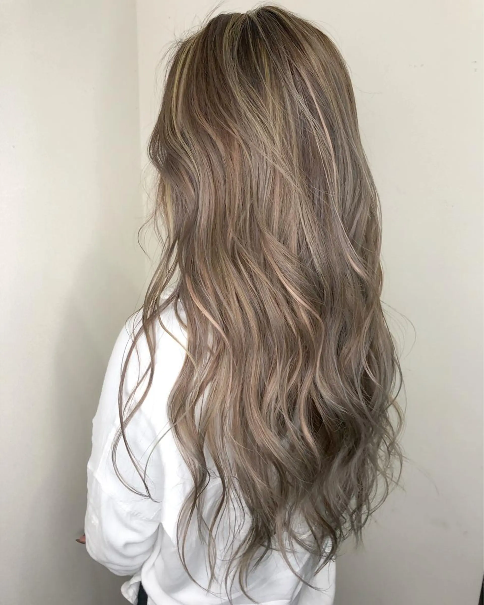 ロング カラー 佐藤 奈佳子 サトウ ナカコのヘアスタイル