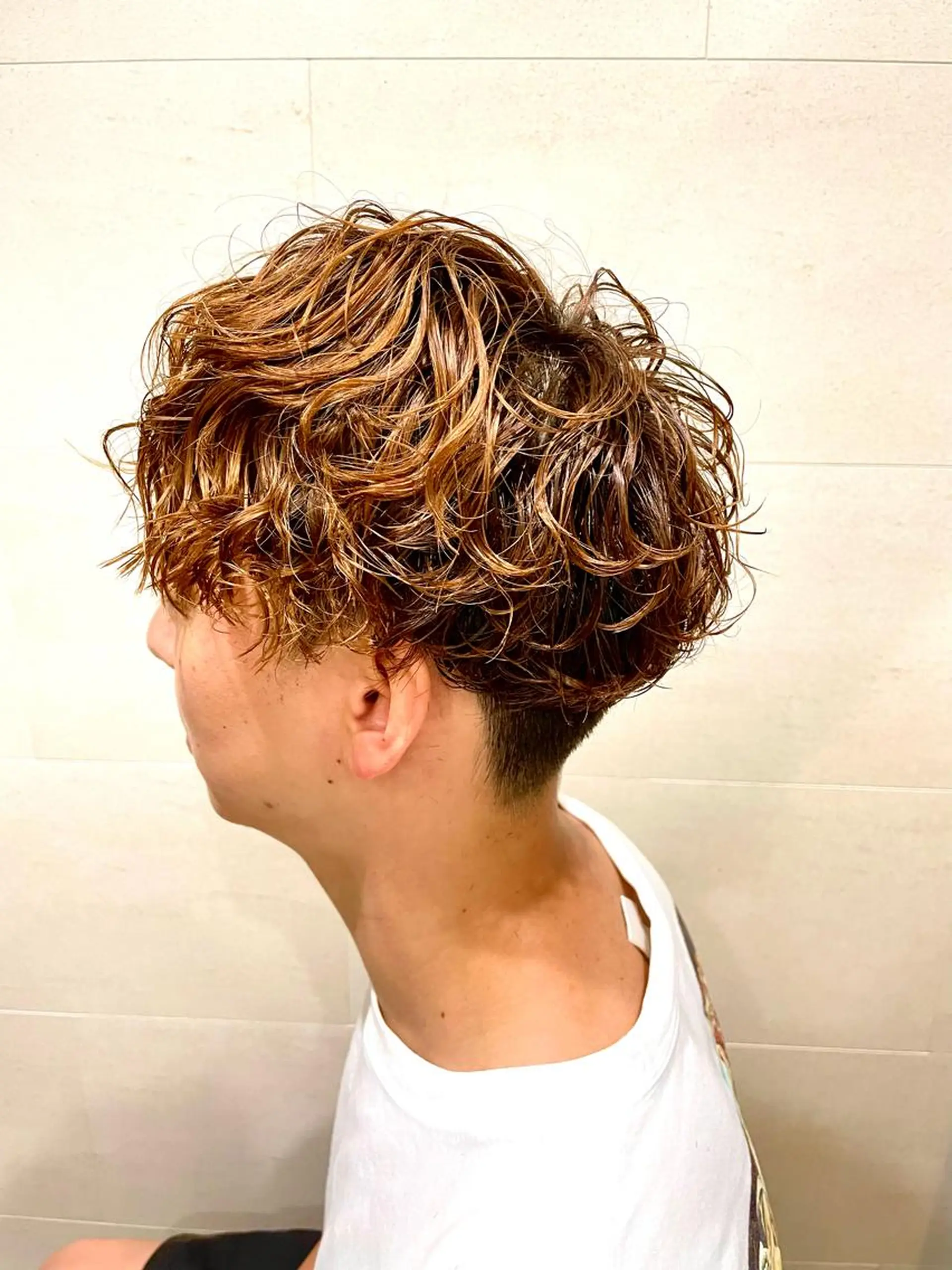 ショート パーマ メンズ マッシュ メンズパーマ スパイラルパーマ Graceful BarBer platinum所属・無料メンズカット💈 遠山泰輝のヘアスタイル