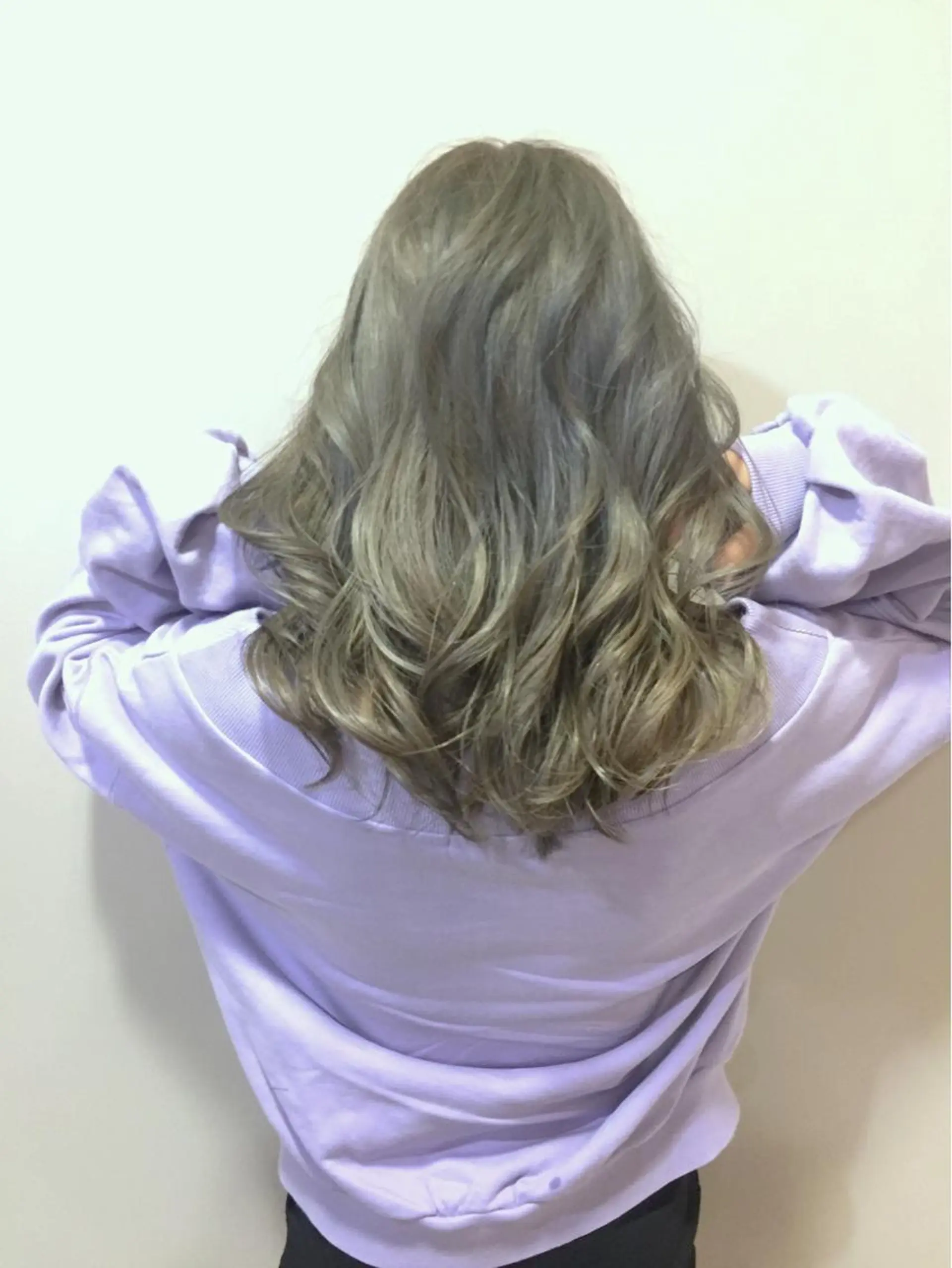 セミロング カラー アディクシーカラー 小顔カット✨ 透明感カラーのヘアスタイル