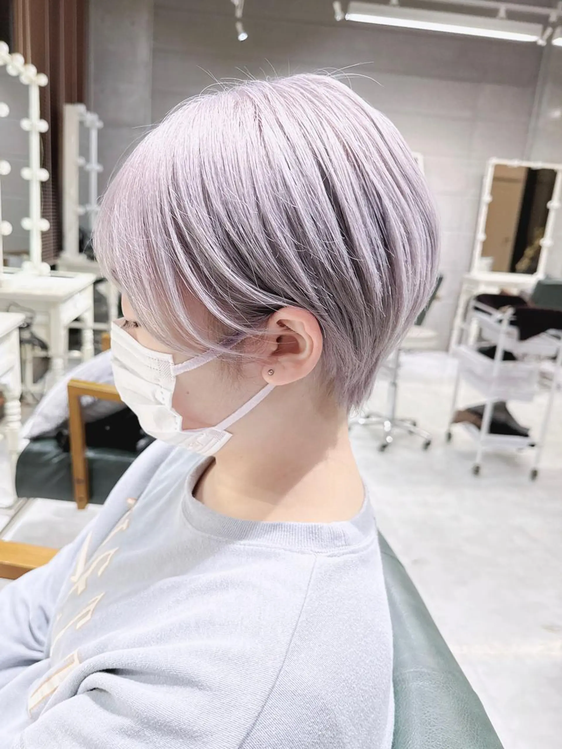 ショート ヘアアレンジ カラー ハイトーンカラー ラベンダーカラー シルバー ホワイトシルバー 𝐑𝐈𝐍𝐊𝐀 🐷🖤のヘアスタイル