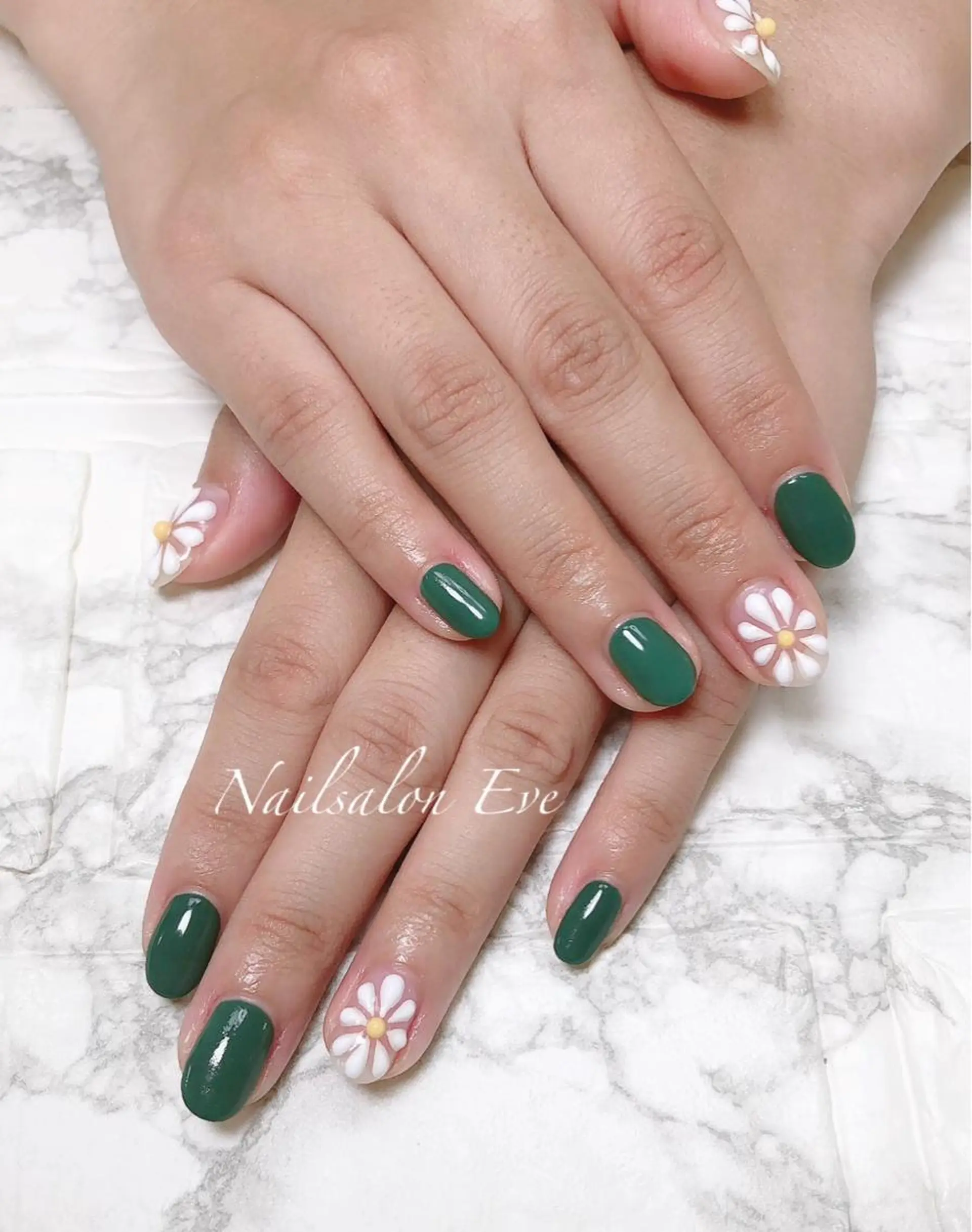 ネイル フラワーネイル ワンカラーネイル ハンドネイル Nailsalon Eve（イヴ）のネイルデザイン