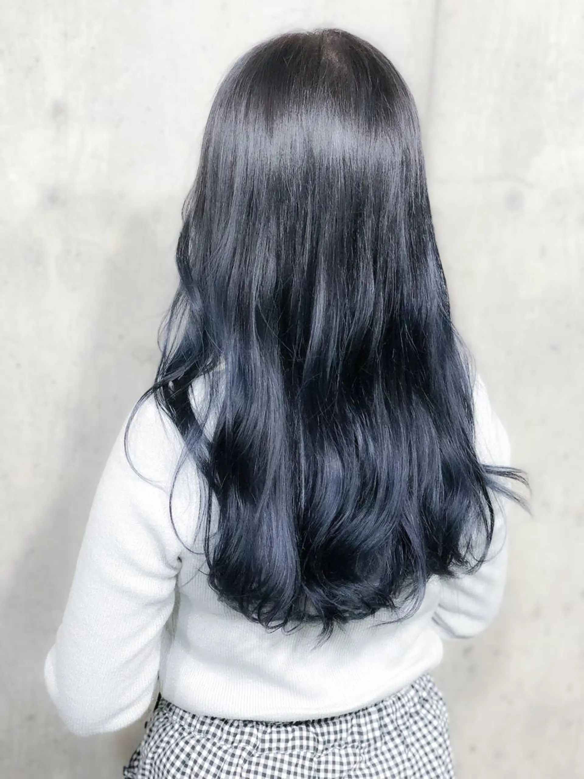 ロング カラー グラデーションカラー ネイビーカラー 北條 優輝のヘアスタイル