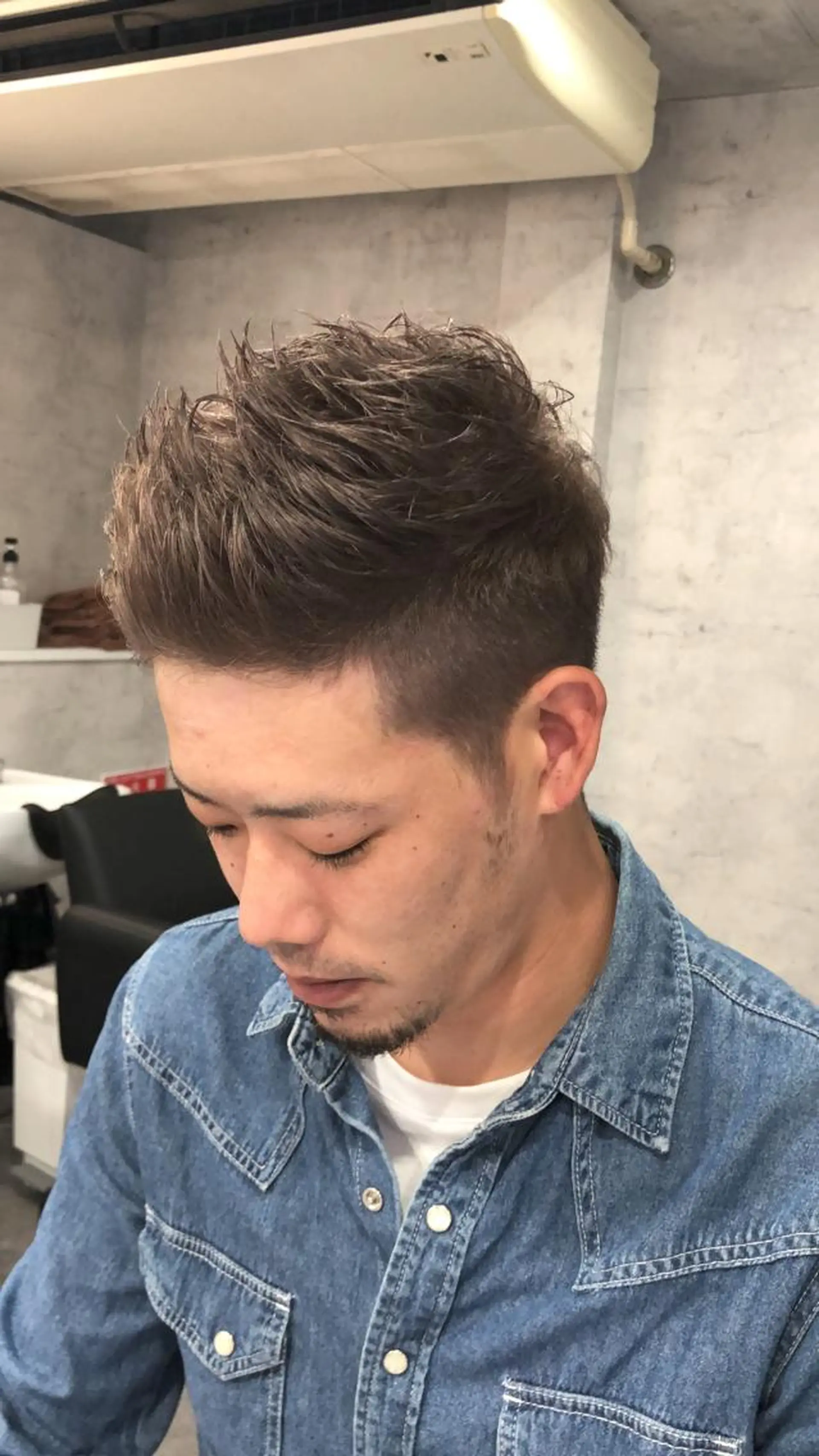ショート カラー タカハシ ユウキのヘアスタイル