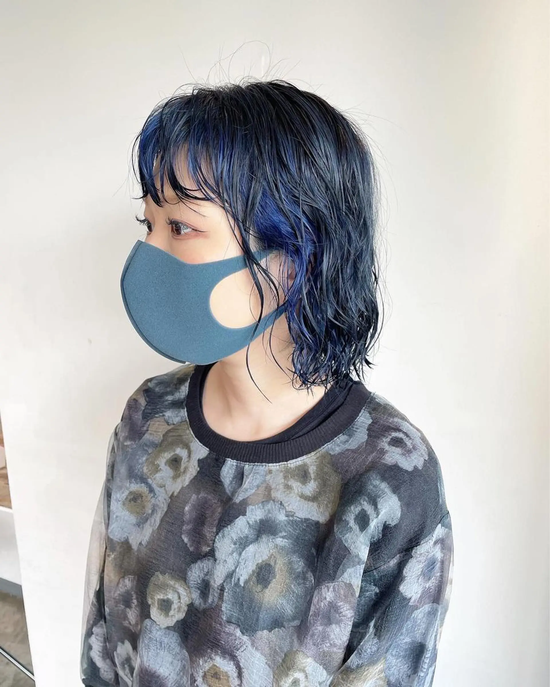 ミディアム カラー ミストバング ブルーカラー  フェイスフレーミング ヘアカラー トリートメント ハイトーン/レイヤー /ケアブリーチ石川治のヘアスタイル