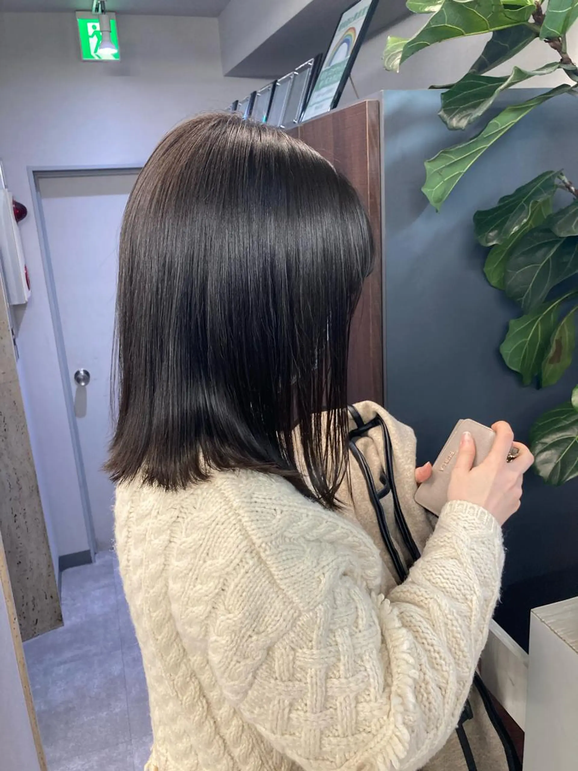 ミディアム カラー 外ハネヘア カット ヘアカラー トリートメント ブリーチ&似合せボブ 田中寛十のヘアスタイル