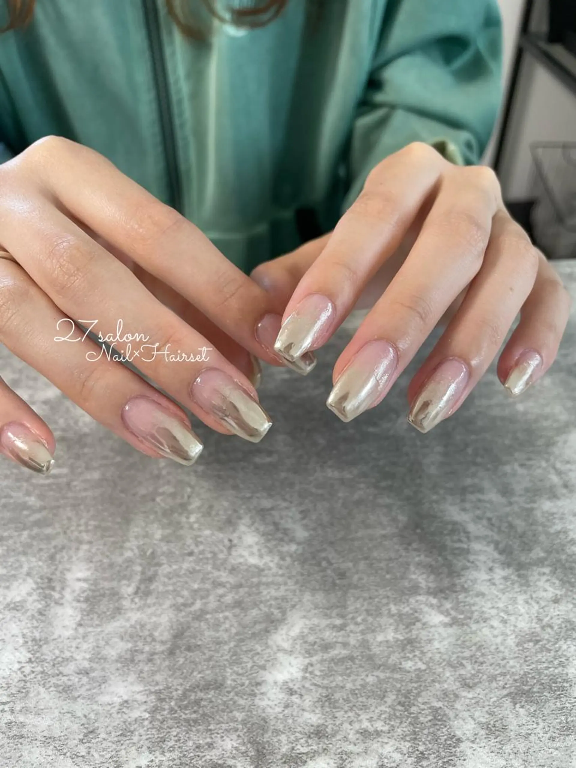 ネイル グラデーション ミラーネイル 27salon yuinaのネイルデザイン
