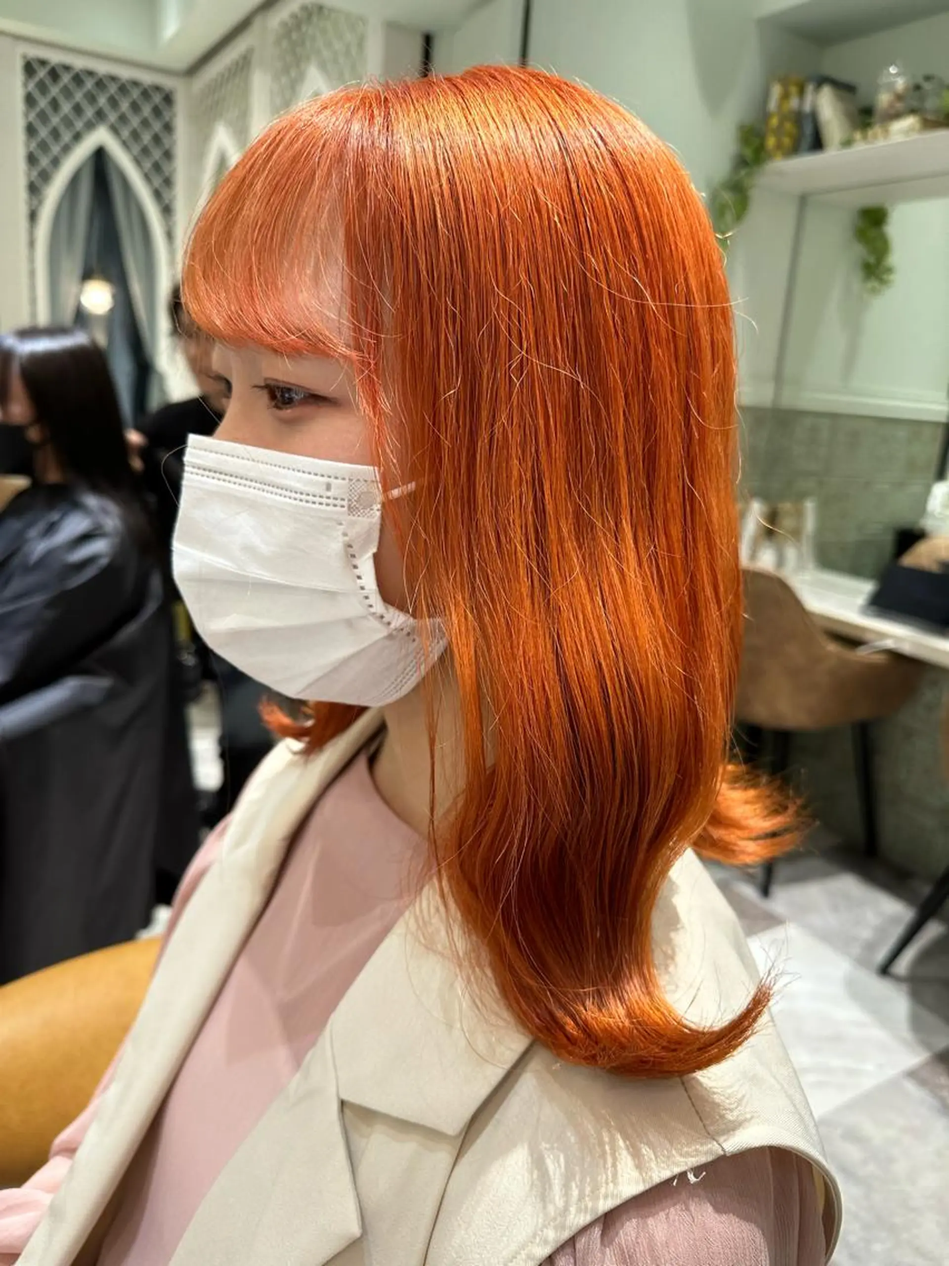 カラー ブリーチ ダブルカラー イヤリングカラー ハイライトカラー インナーカラー Bond Story fleek所属・渡辺 麻衣のヘアスタイル