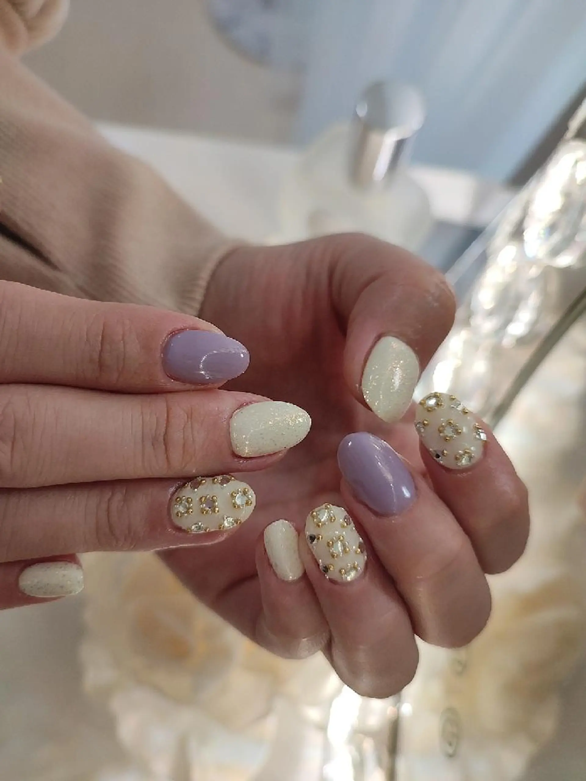 ネイル ハンドネイル RUNWAY 　　の眉毛・アイブロウイメージ