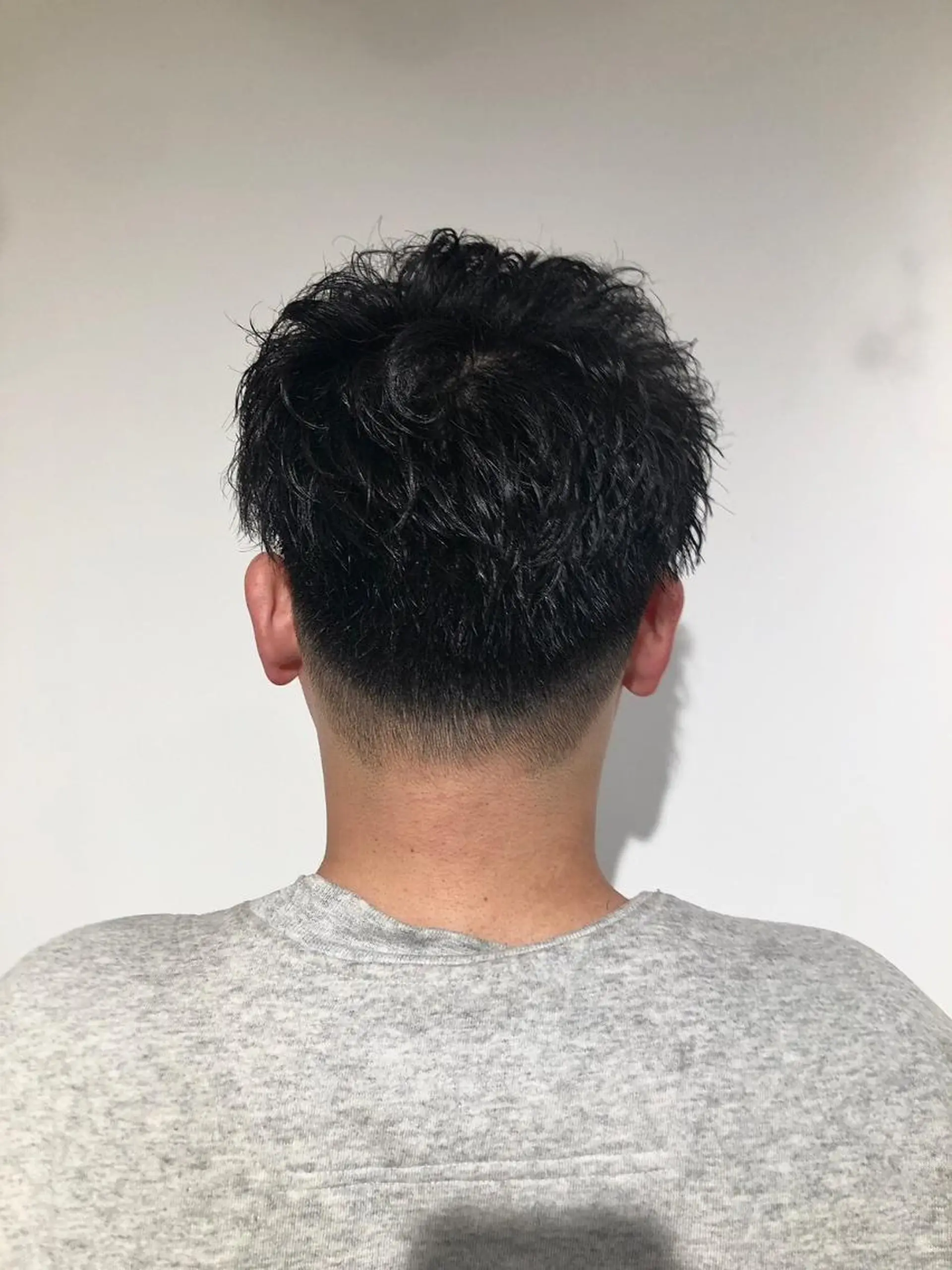 ショート メンズ アップバング ビジネス マッシュ メンズパーマ メンズツイストパーマ カット 高橋 英彦のヘアスタイル