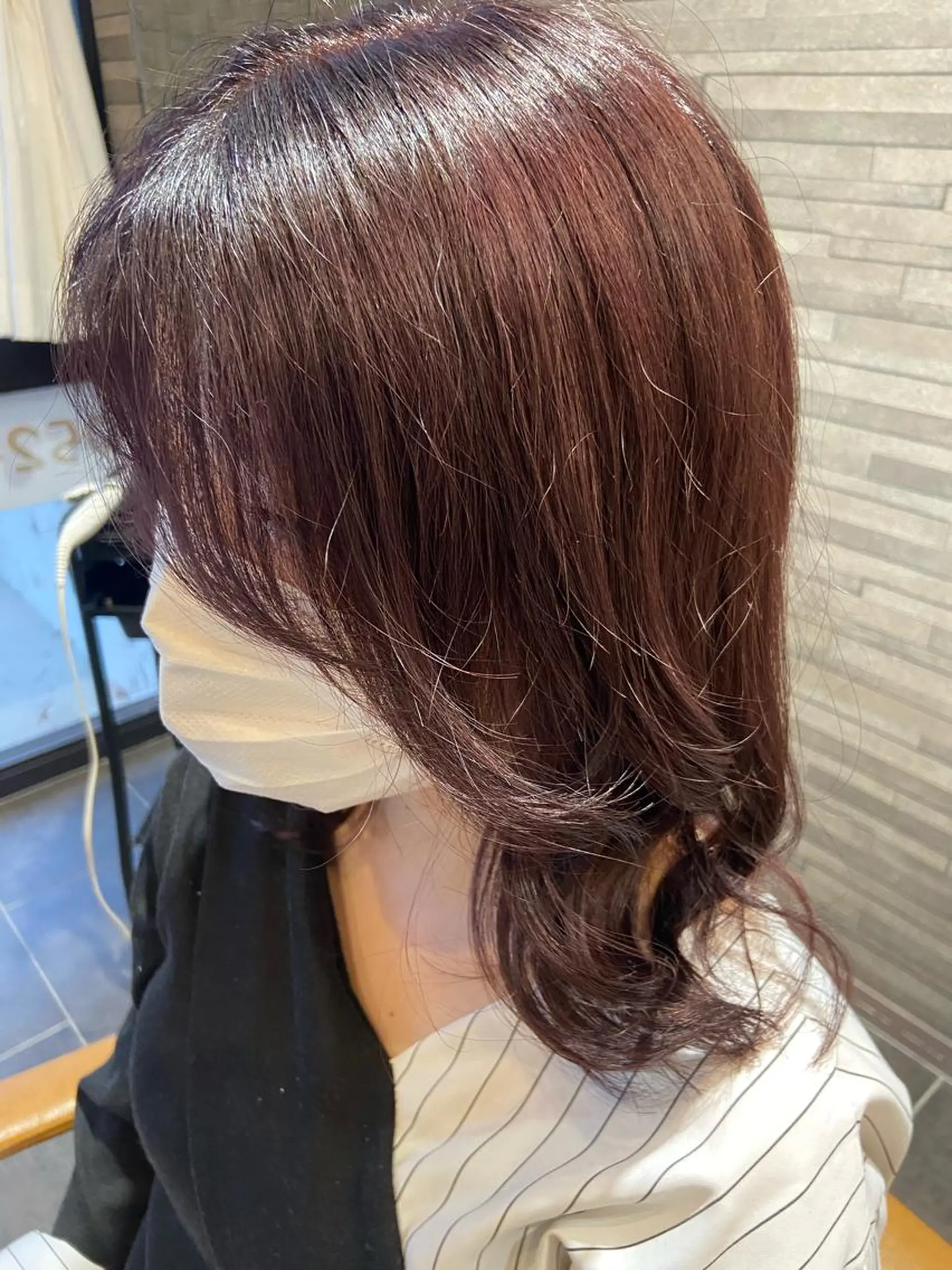 ミディアム カラー 石崎 真維のヘアスタイル