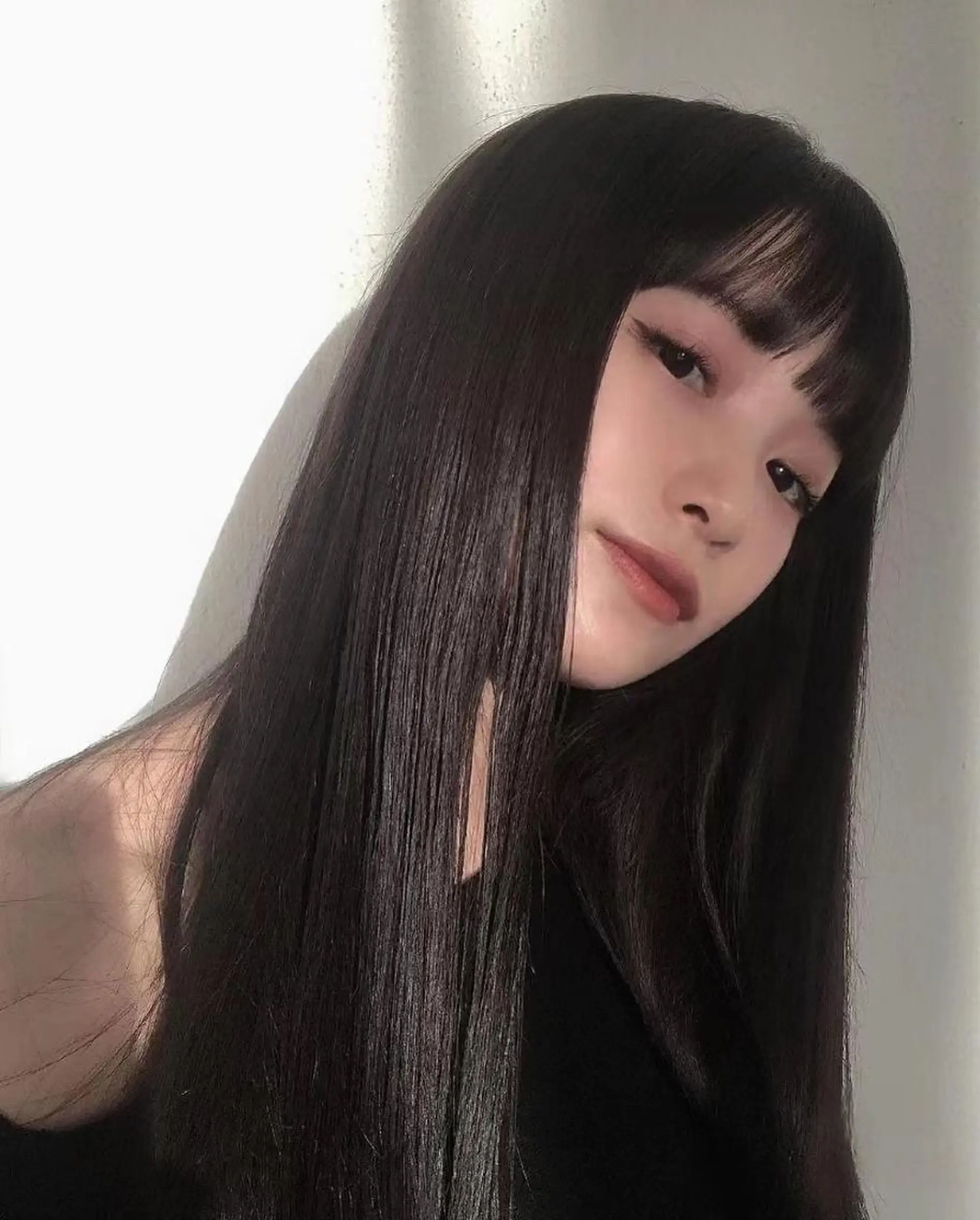 セミロング カラー ベージュカラー ブリーチ イヤリングカラー 韓国風カラー ブリーチなしカラー カット ヘアカラー トリートメント 鈴木 一貴のヘアスタイル