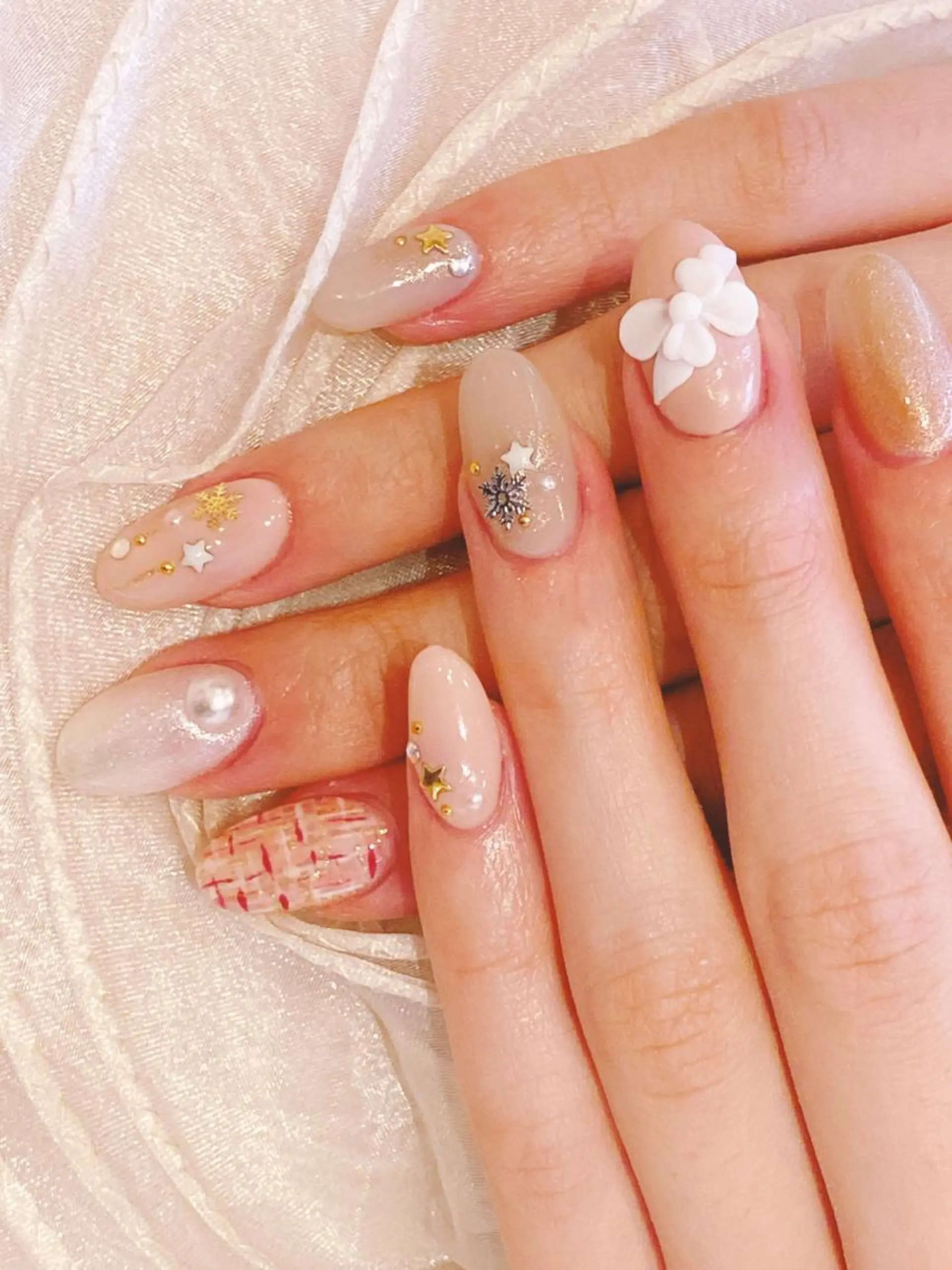 ネイル ジェルネイル リボン スカルプネイル ネイル ティアラのネイルデザイン