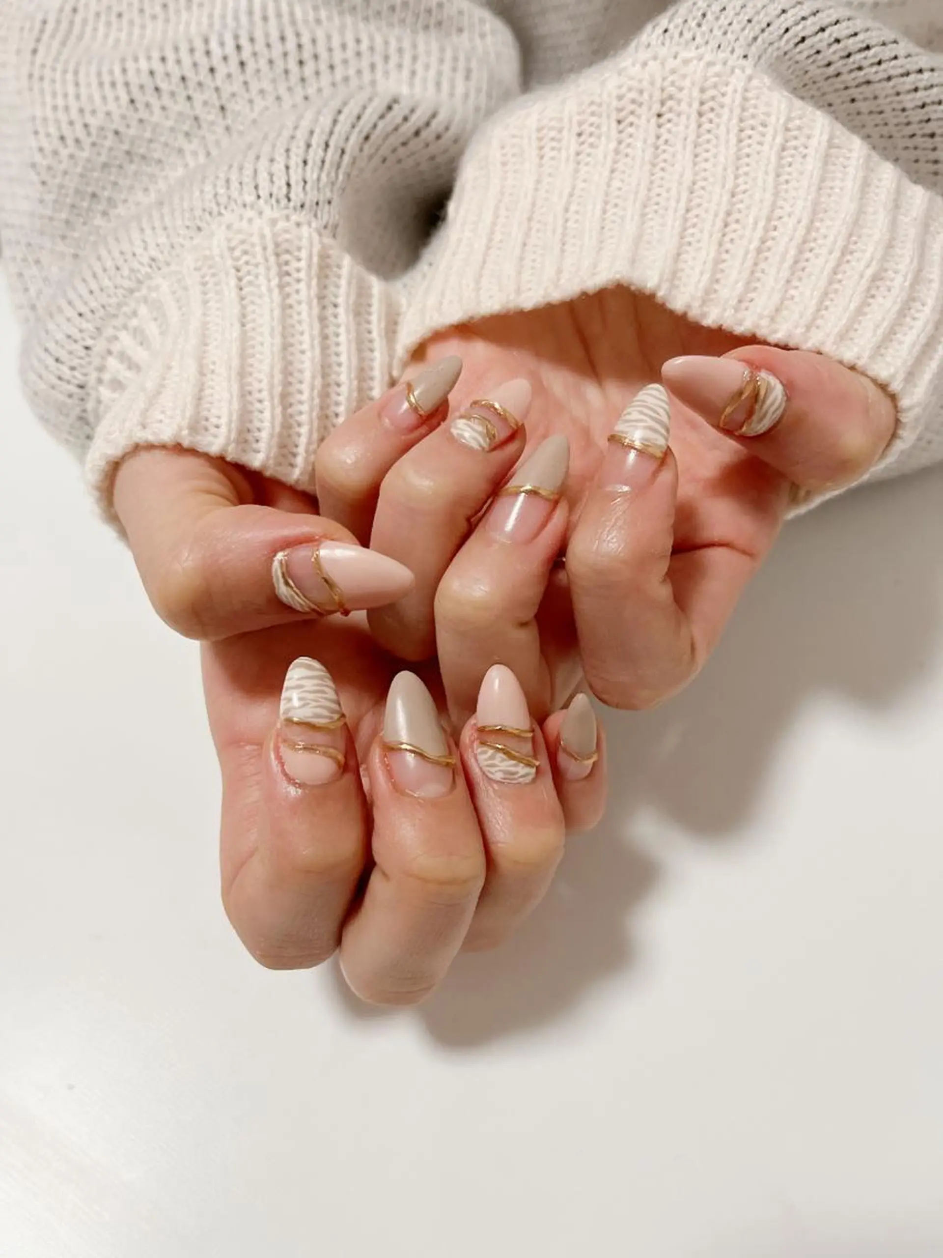 ネイル アニマル柄 ニュアンスネイル 春ネイル flora所属・もりした とものネイルデザイン