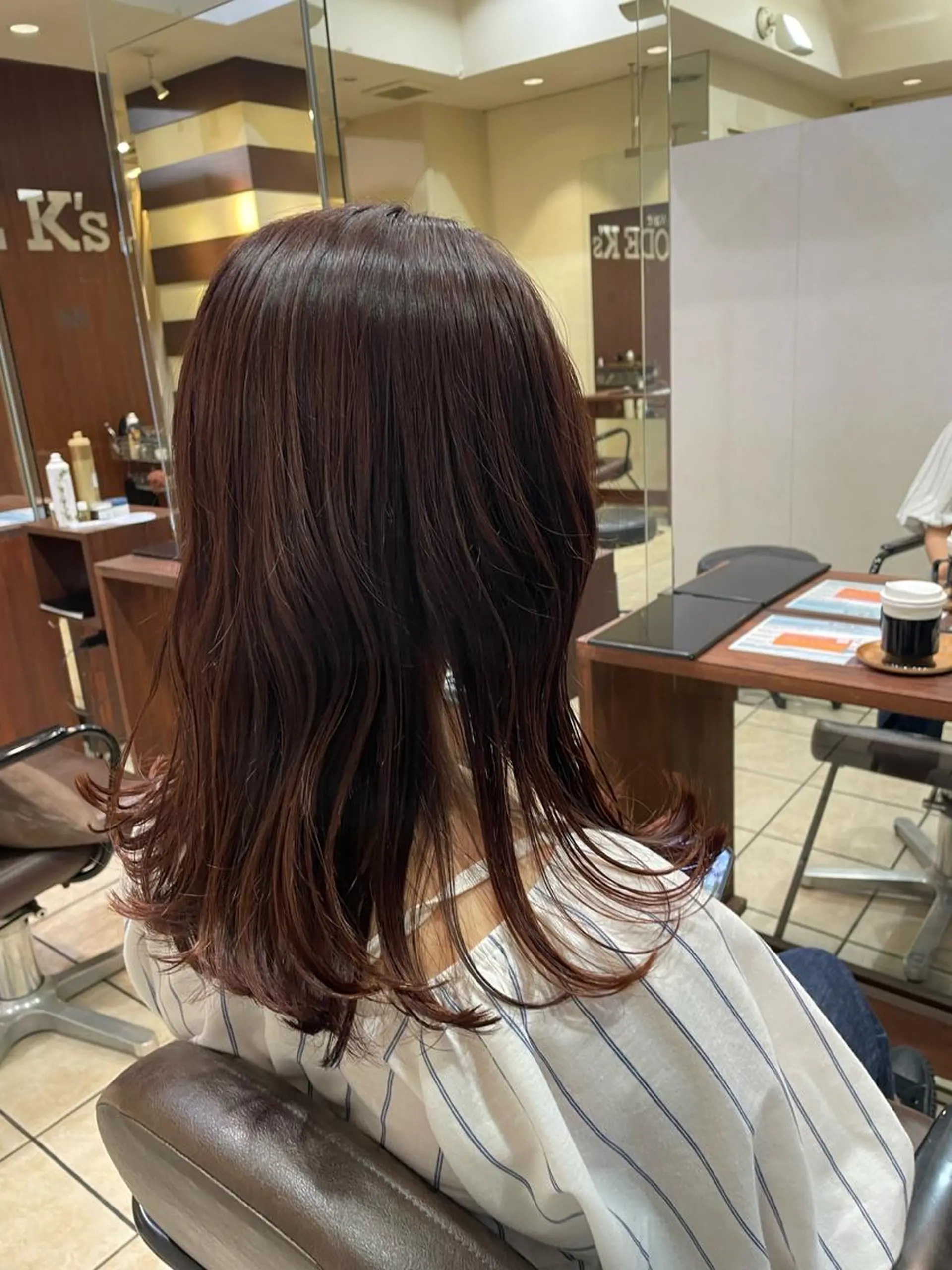 カラー 桑田 新菜のヘアスタイル