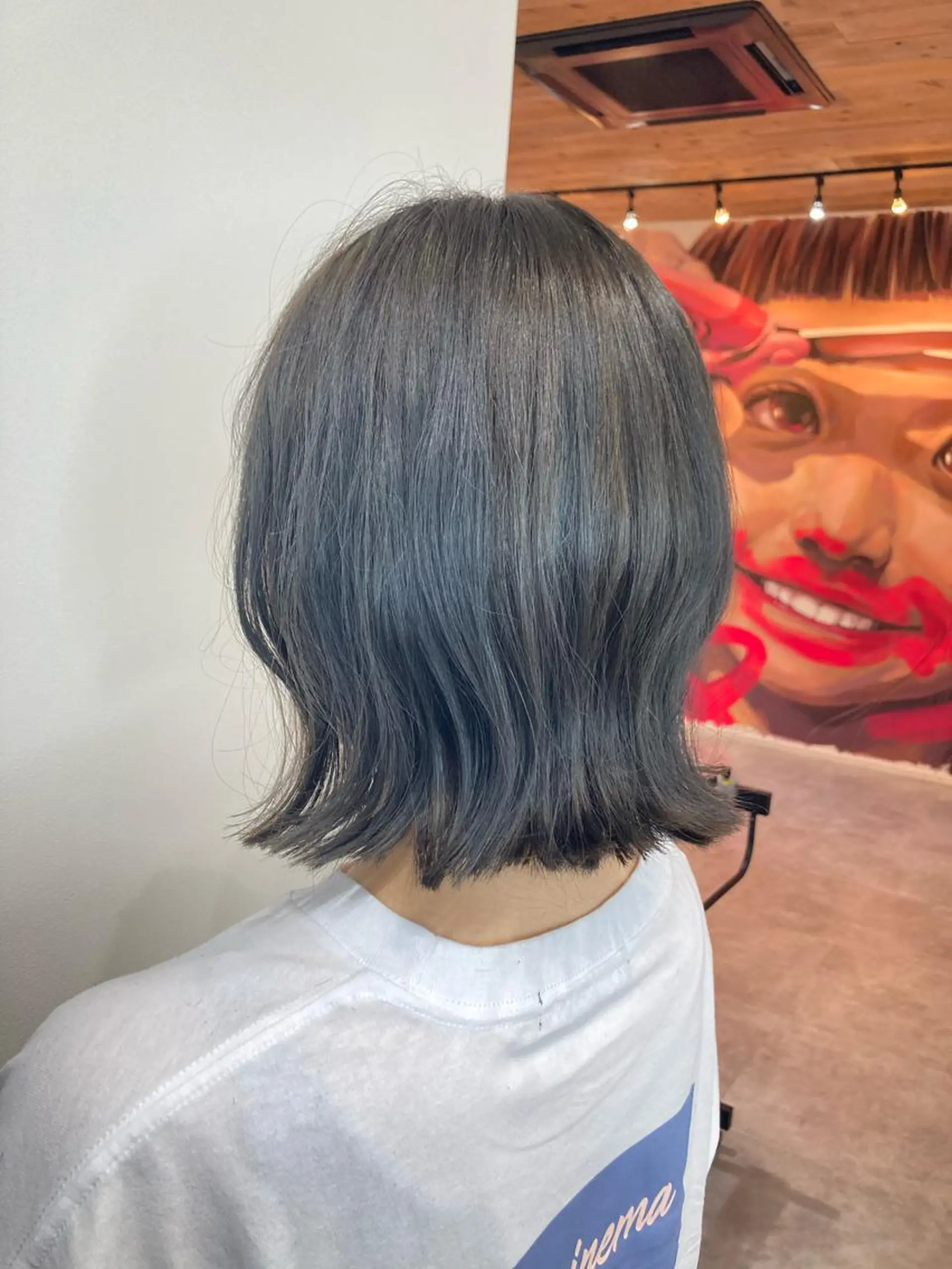 ミディアム カラー 黒髪 ブルーカラー ブルーブラック インナーカラー カット ヘアカラー トリートメント カットが上手い 💇‍♂🌸サク🌸のヘアスタイル