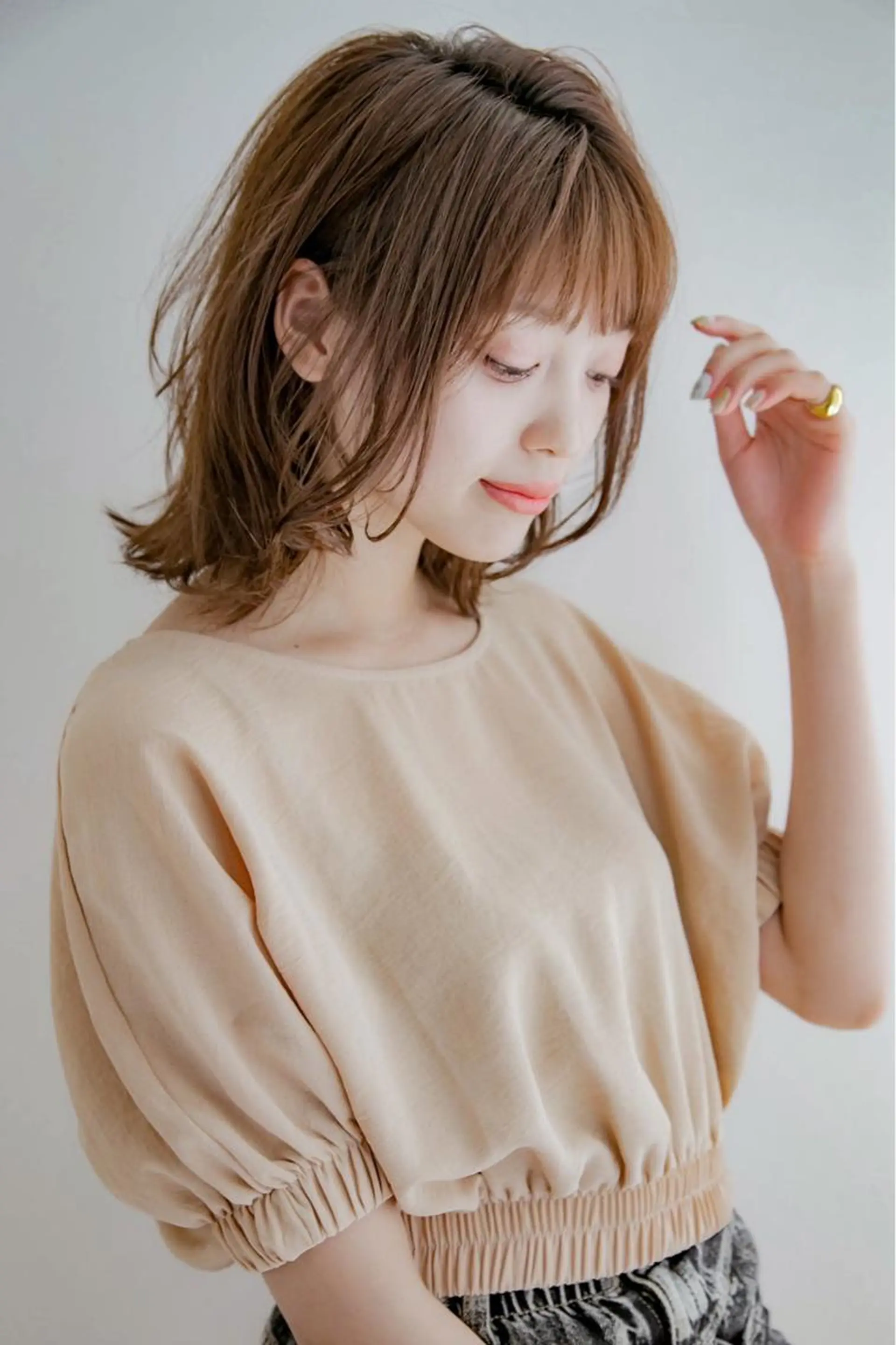 ミディアム ミディアムレイヤー レイヤーカット 山本翔一郎 韓国顔周りレイヤーのヘアスタイル