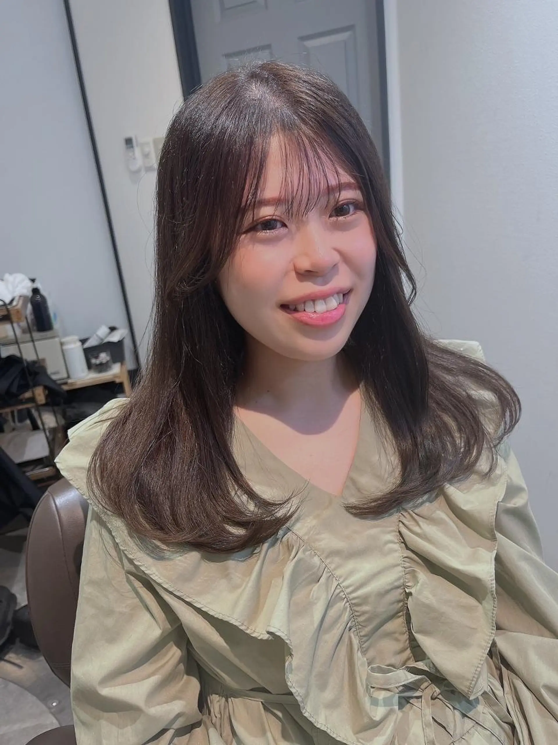 カラー セミロング カット ヘアカラー トリートメント 緒方 つばさのヘアスタイル