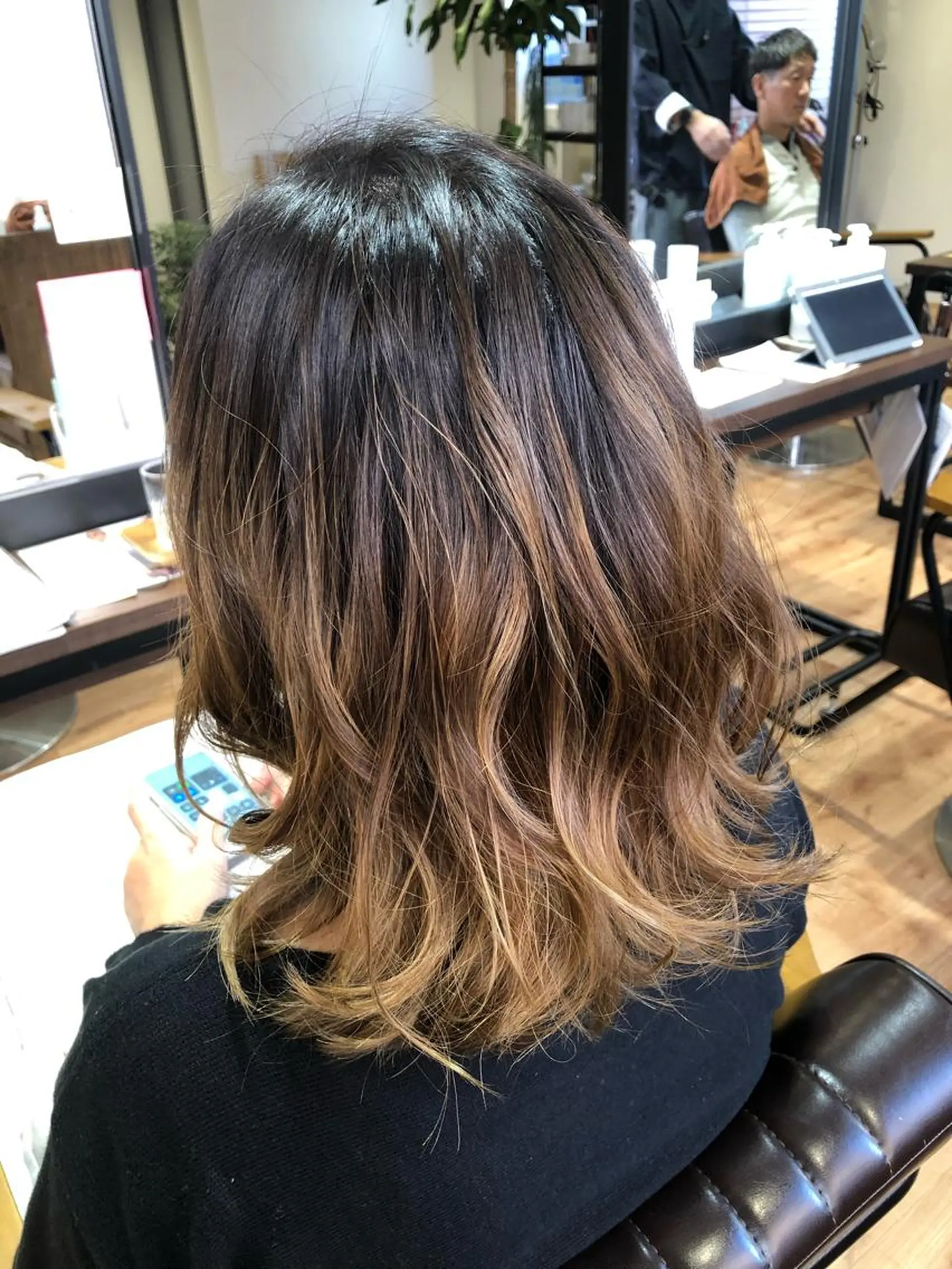 ミディアム カラー ヘアアレンジ バレイヤージュ レイヤーカット Live店長 yumenaのヘアスタイル