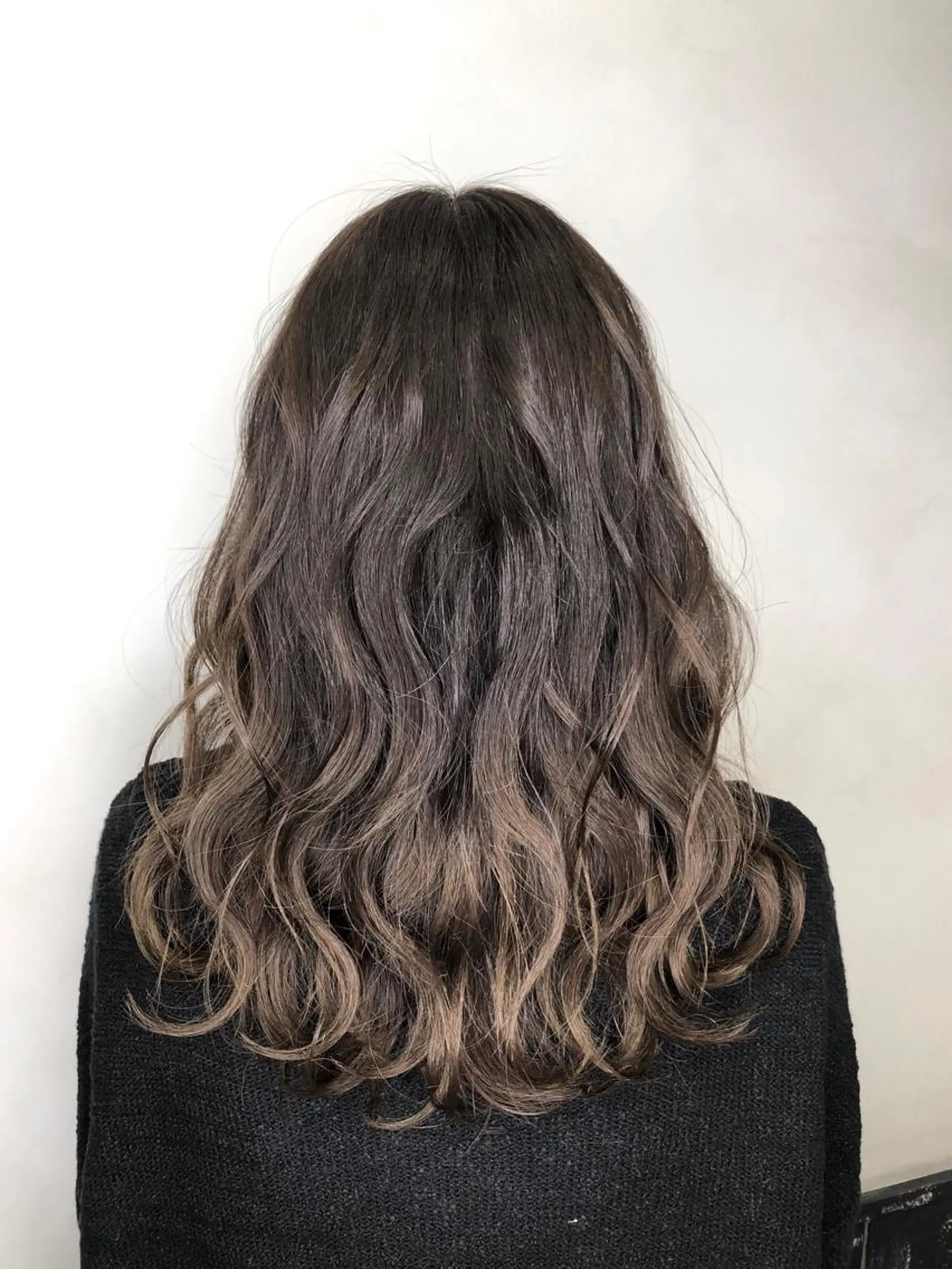 セミロング カラー ブリーチ ケアブリーチ グラデーションカラー グレージュ ヘアカラー トリートメント ヘッドスパ 美髪矯正 🌈髪質改善 山下のヘアスタイル