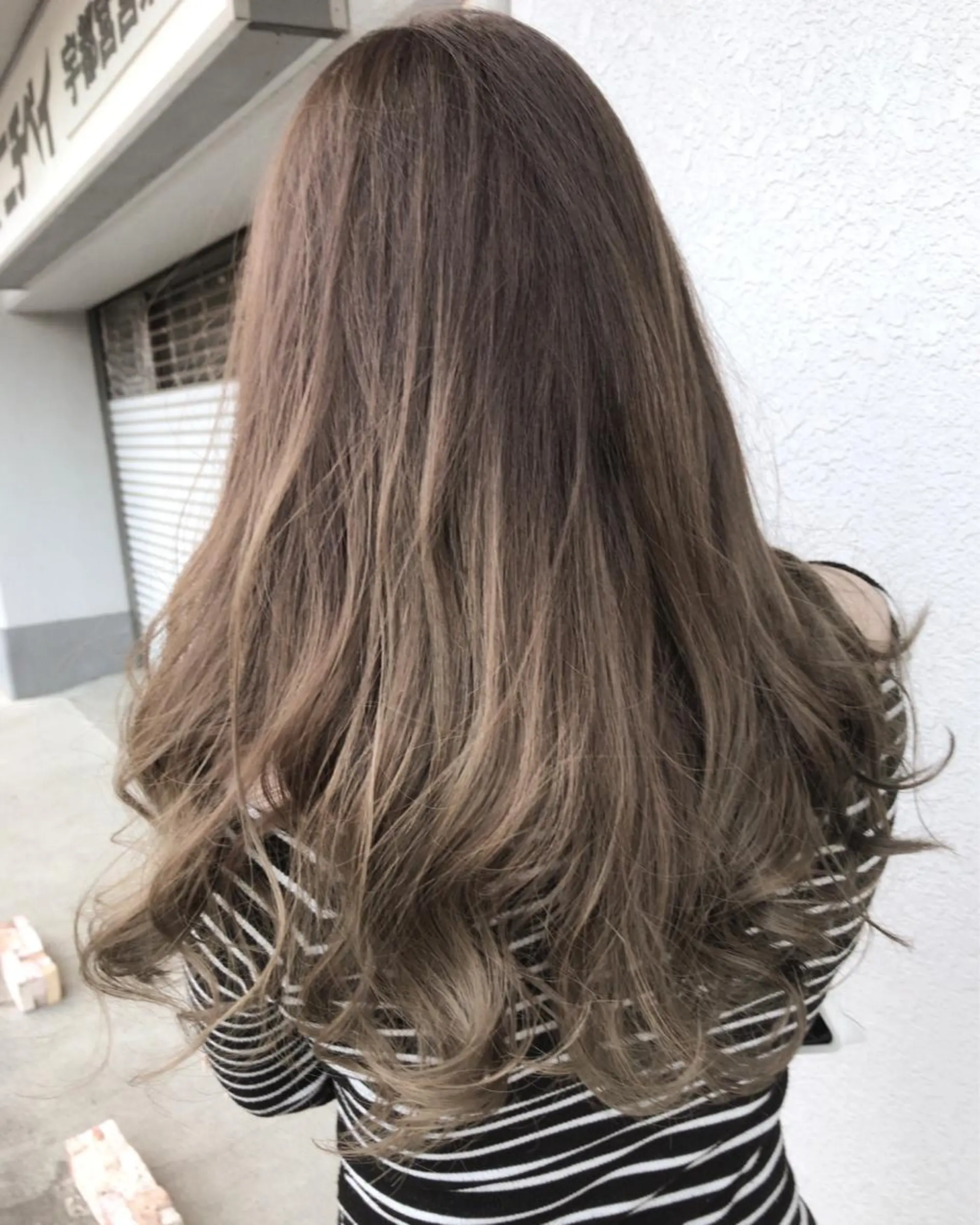 ロング カラー レイヤーカット匠 イソザキノリユキのヘアスタイル