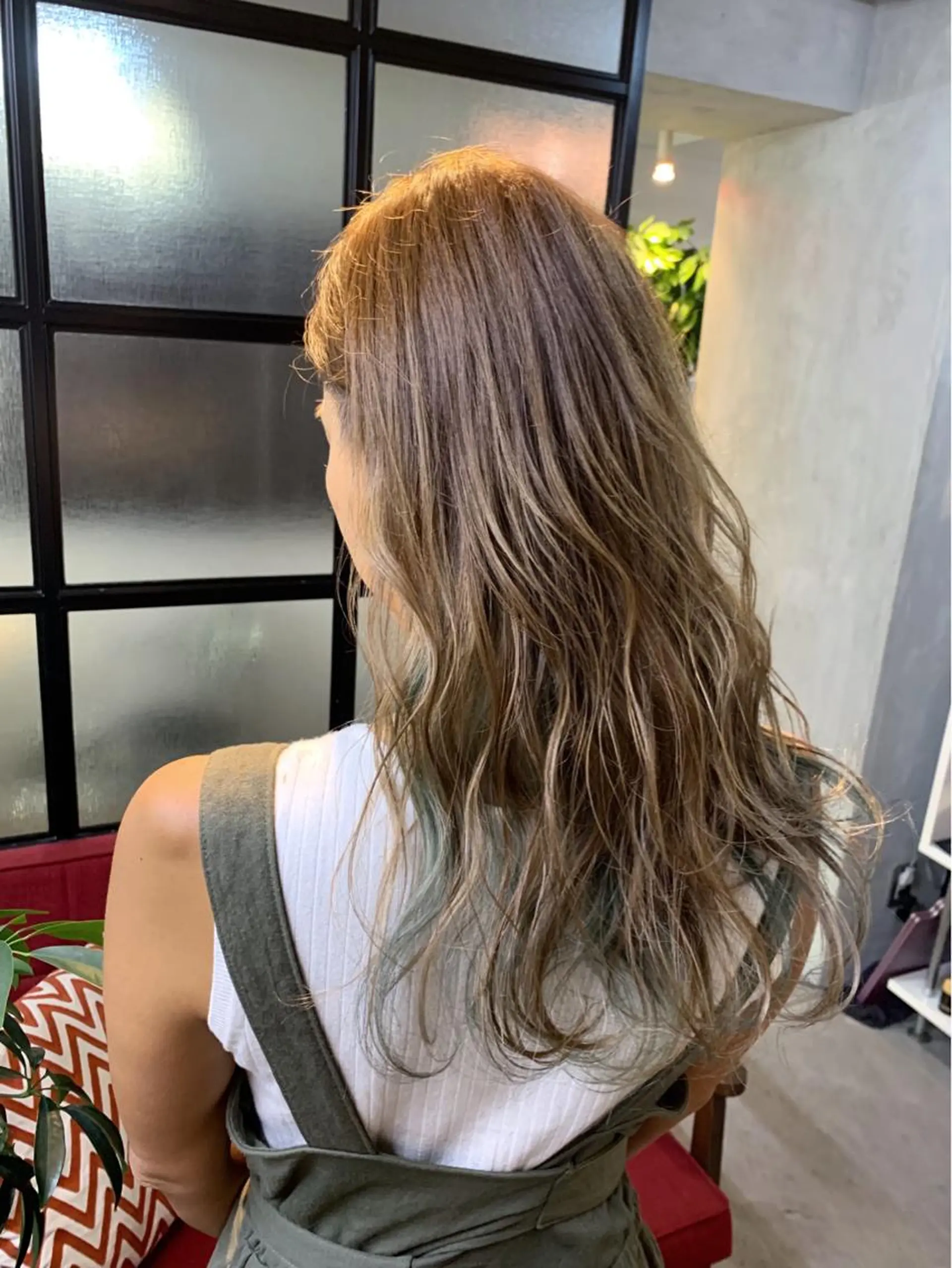 ロング カラー SAKURA 原宿所属・なかの たくみのヘアスタイル