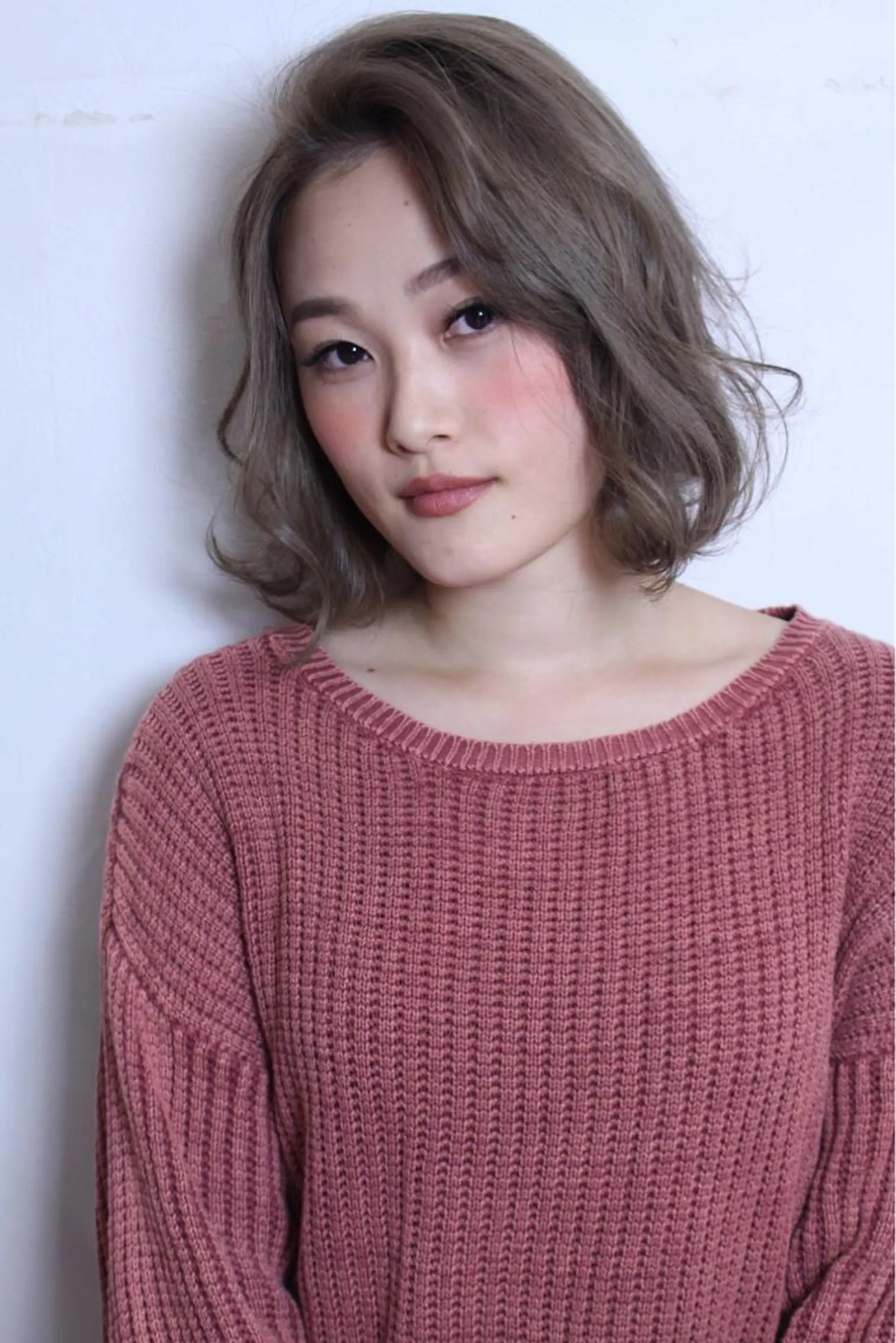 ミディアム カラー ベージュカラー ブリーチ フォギーベージュ ヘアカラー トリートメント Freez狭間 裕美のヘアスタイル