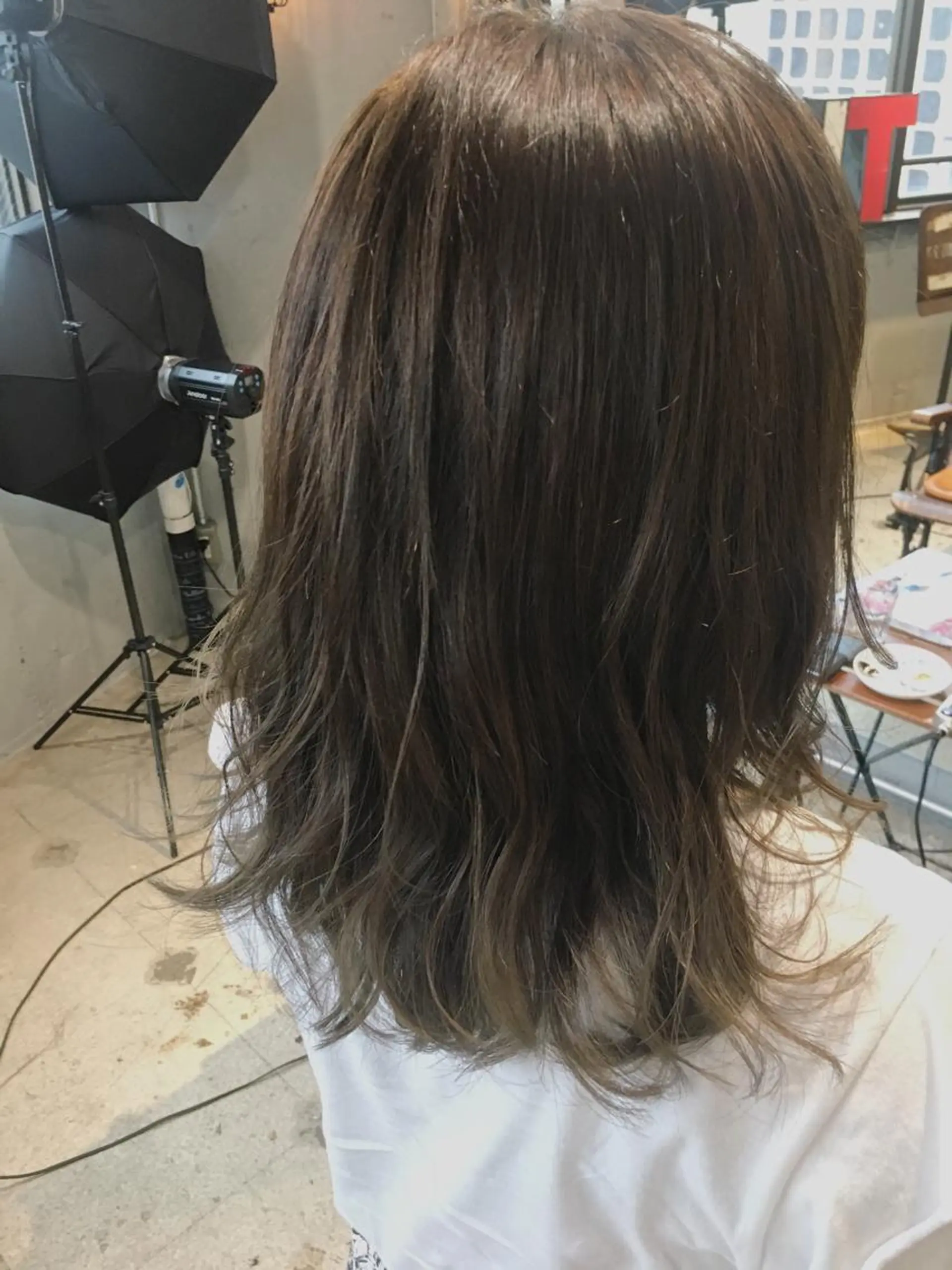 セミロング カラー パーマ アッシュ グラデーションカラー 代表 中島貴志のヘアスタイル