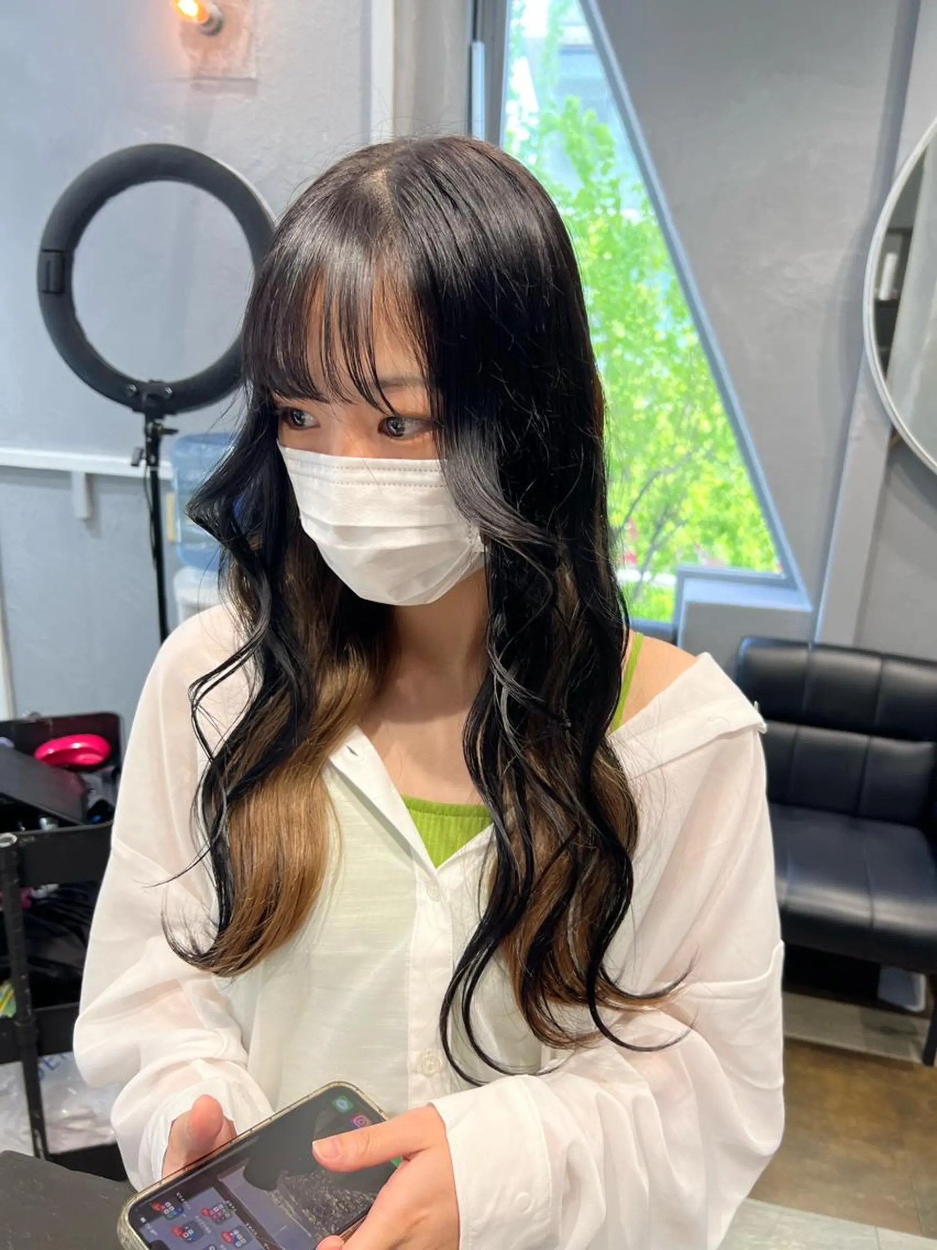 ロング ヘアカラー maya レイヤーカットのヘアスタイル