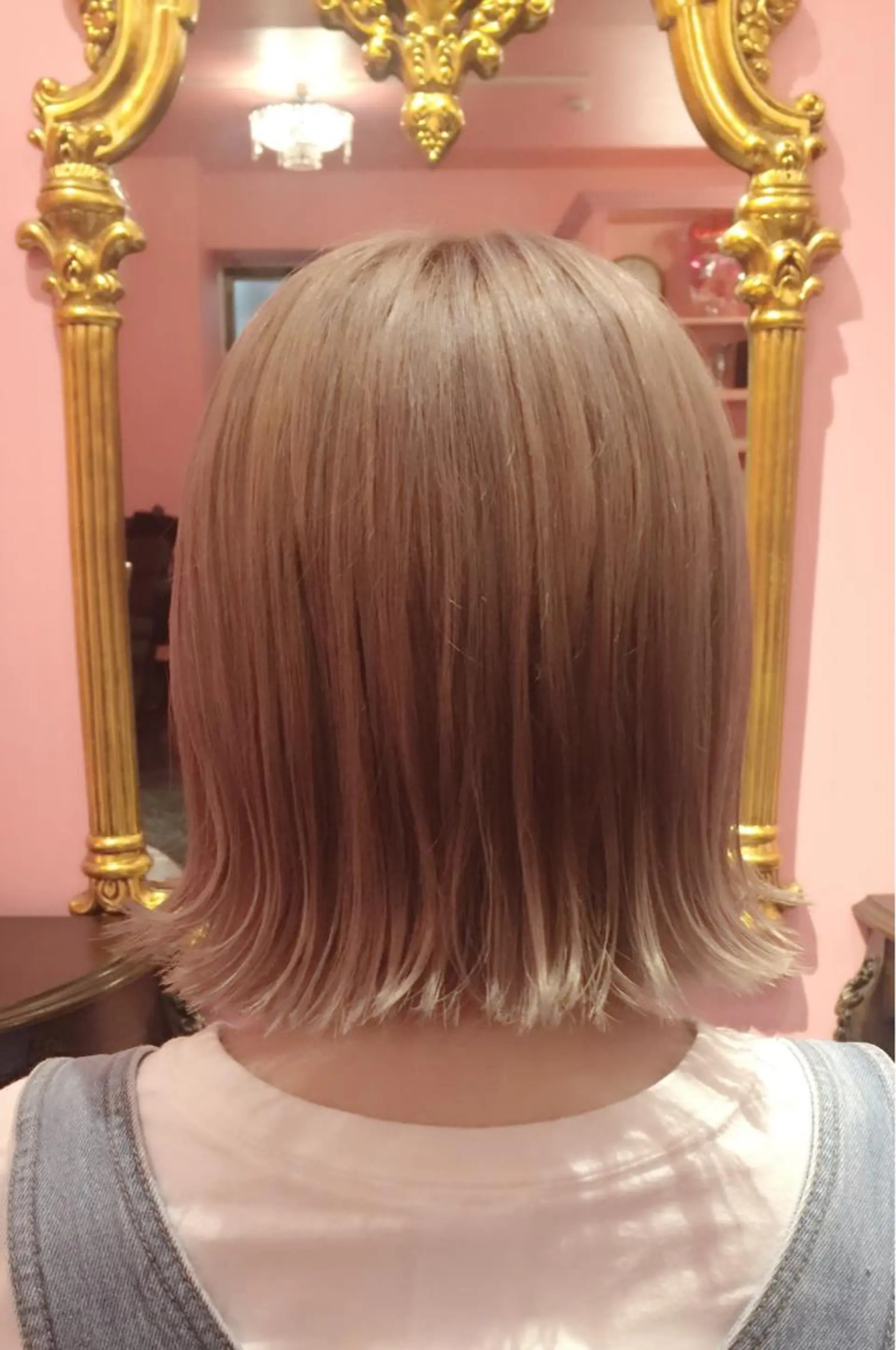 ミディアム カラー ベージュカラー ミルクティーベージュ ILu.所属・櫻井 愛弓のヘアスタイル