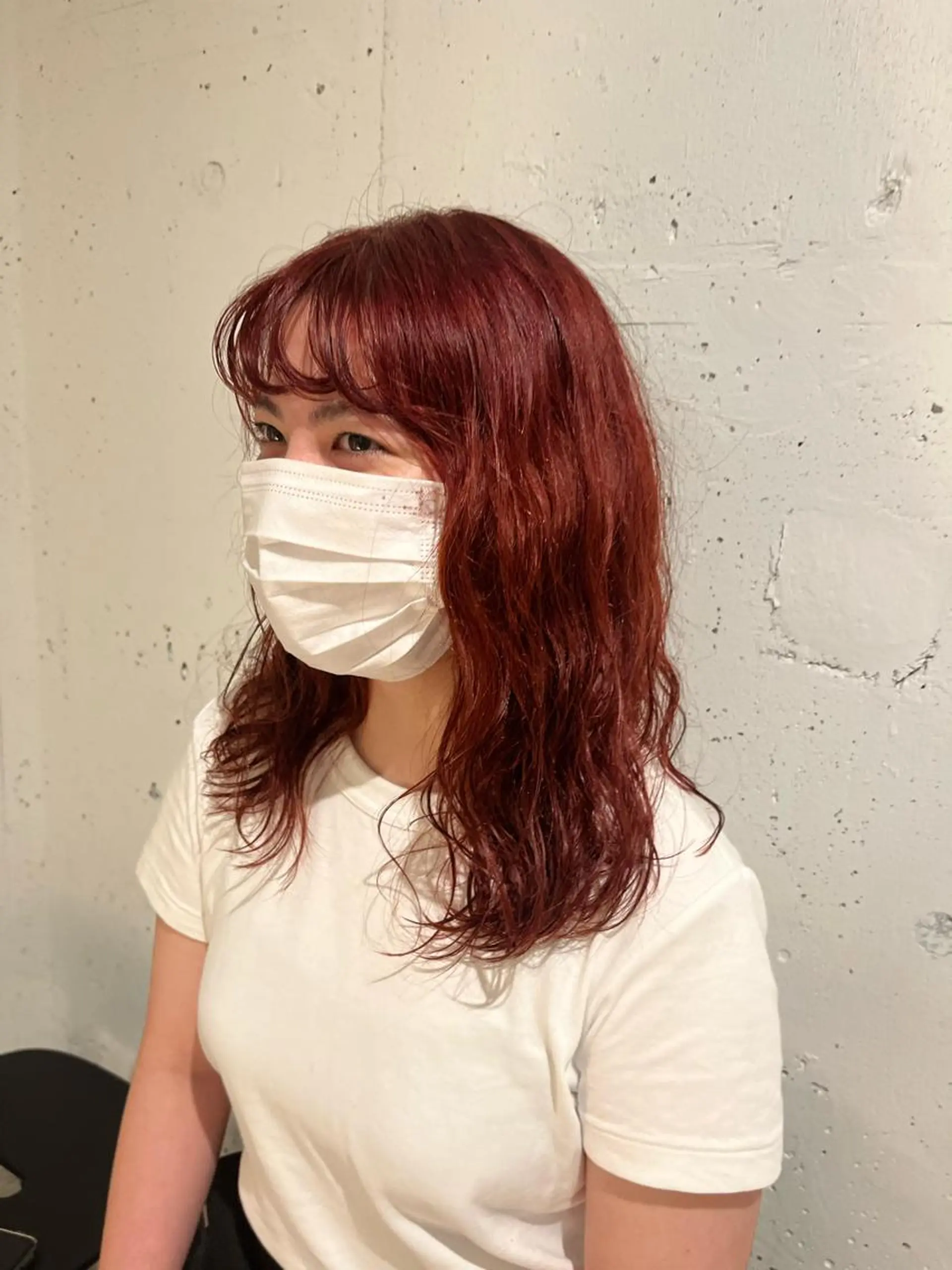 セミロング カラー ボルドーカラー ブラウンカラー レッドカラー レッドブラウン ヘアカラー トリートメント ヘッドスパ ヘアセット カジュアルを女っぽく 𝗮𝘆𝗮𝗰𝗼のヘアスタイル