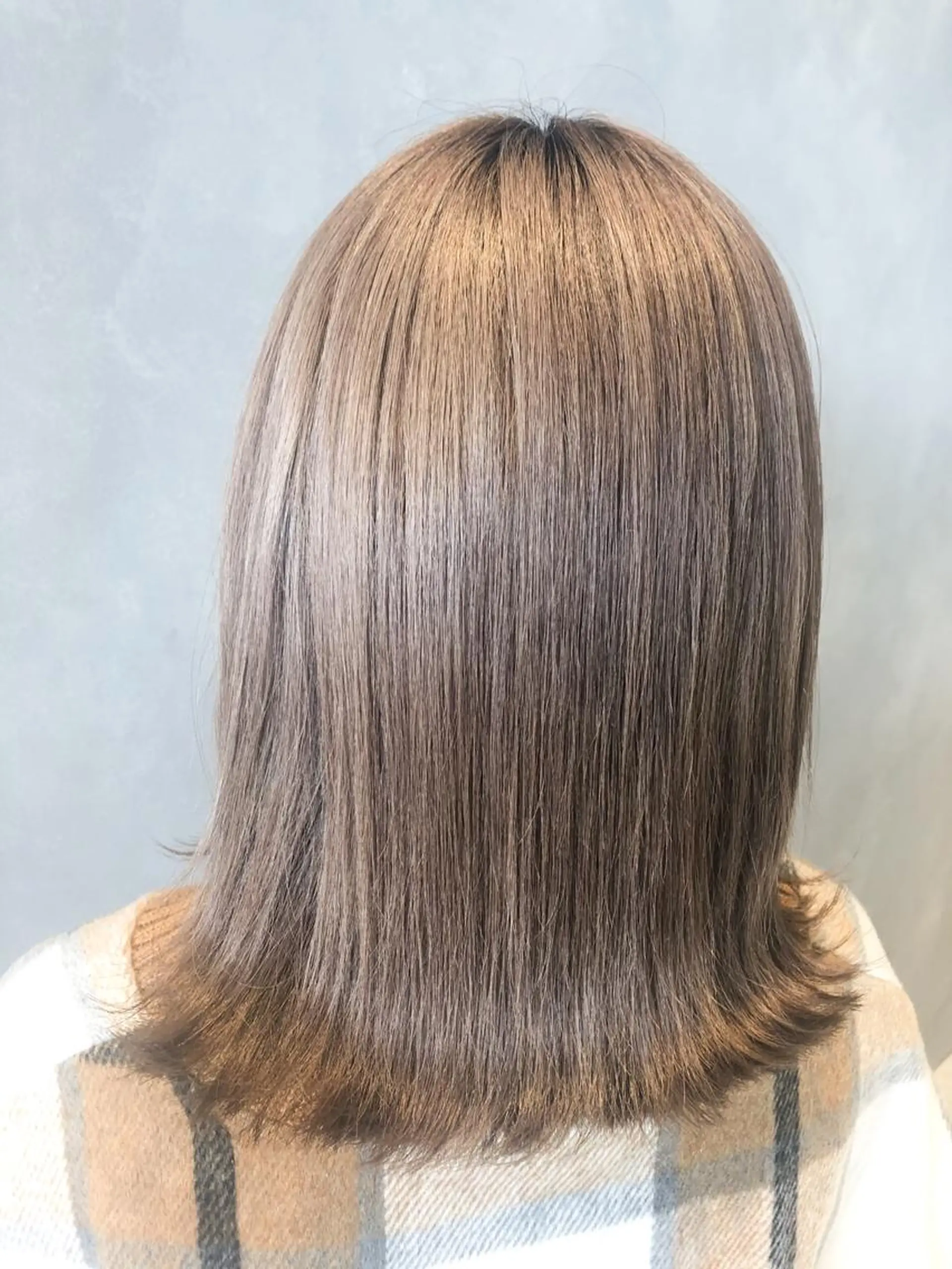 ミディアム カラー ベージュカラー ミルクティーベージュ 長谷川 沙紀のヘアスタイル