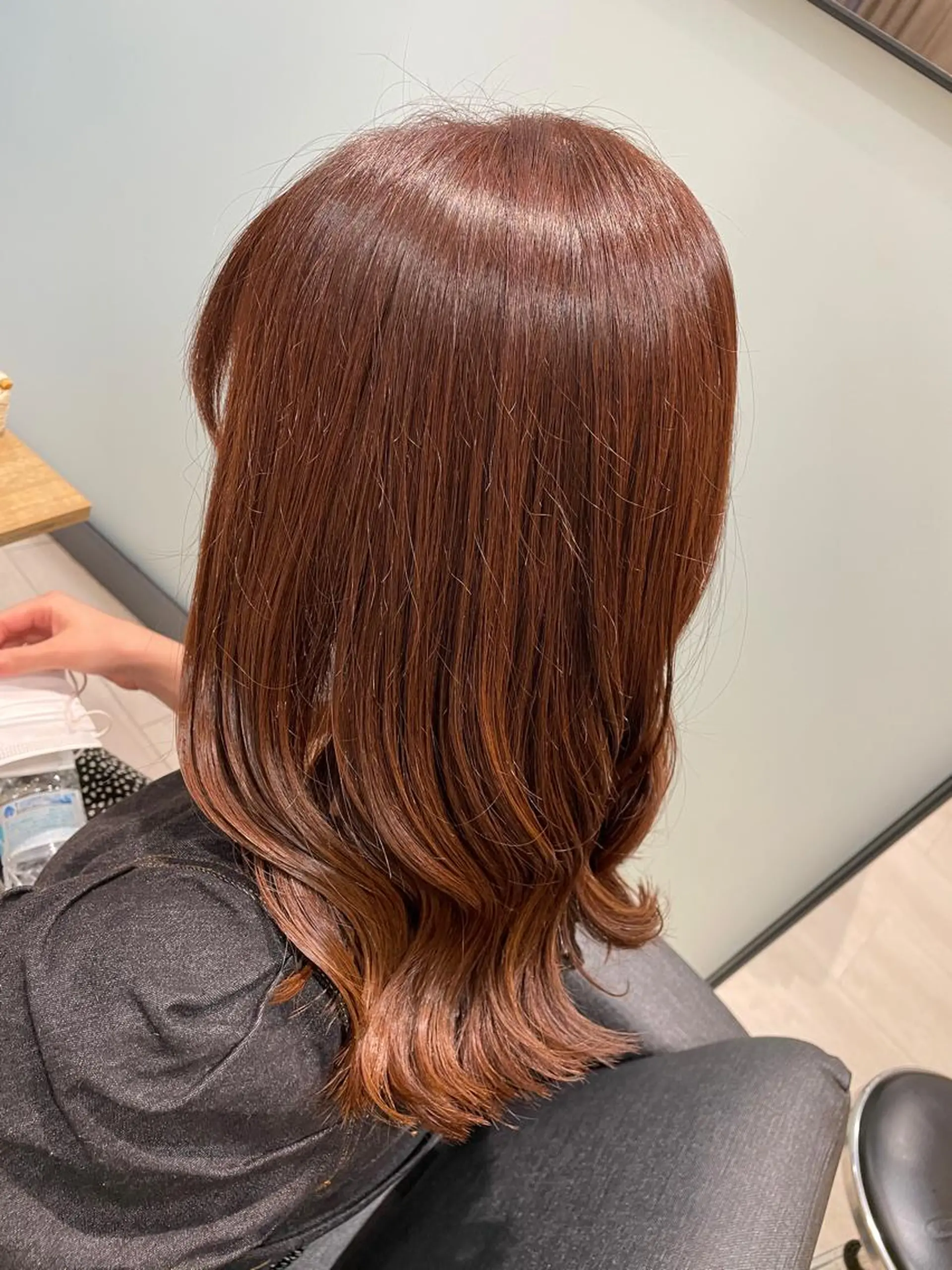 セミロング オレンジブラウン コトネ🫧 韓国風レイヤーカットのヘアスタイル