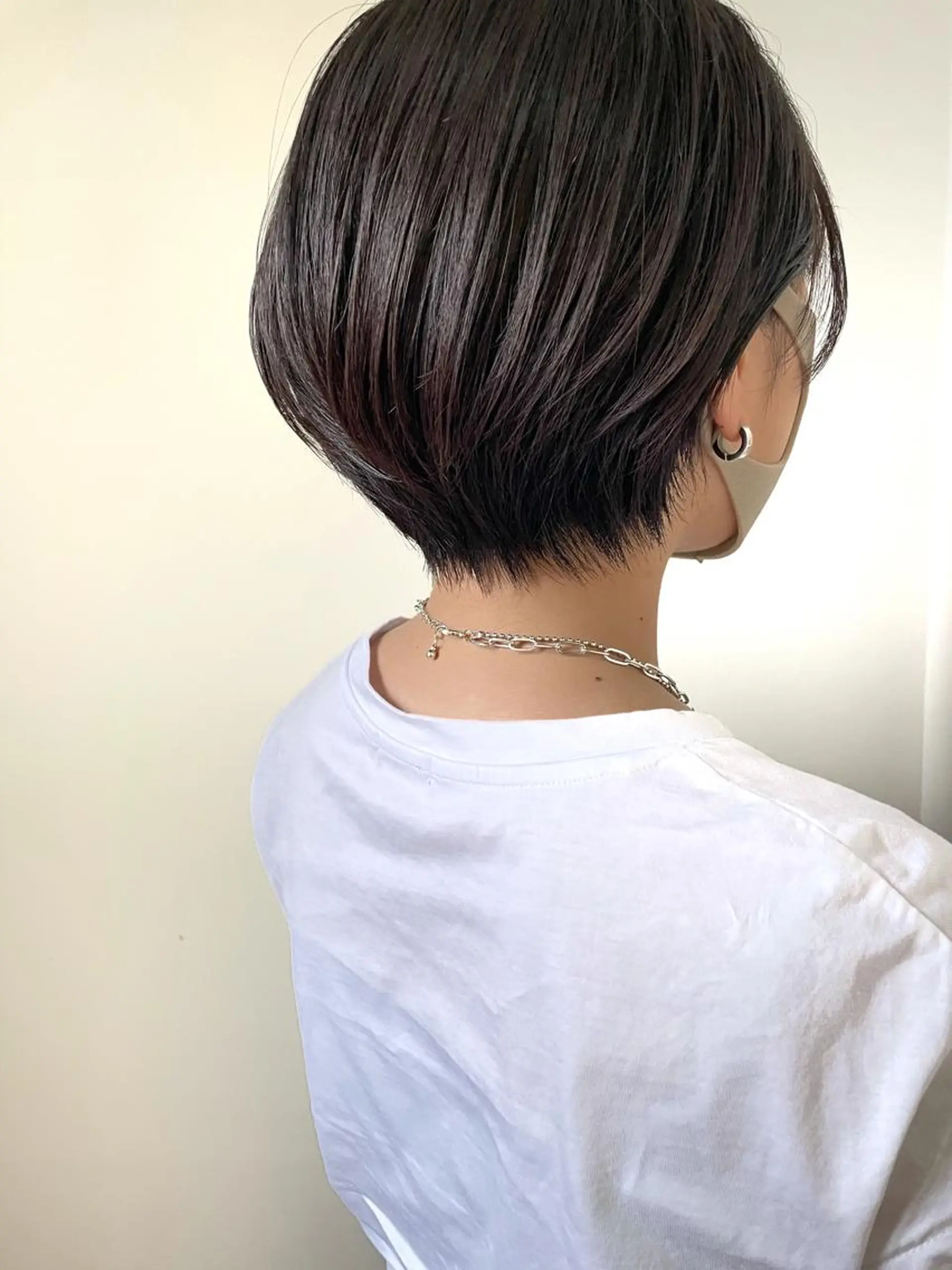 ショート カラー アッシュ 黒髪 ハイライトカラー ハイトーンカラー イルミナカラー カット ヘアカラー トリートメント 江上拓郎/ショート /酸性ストレートのヘアスタイル